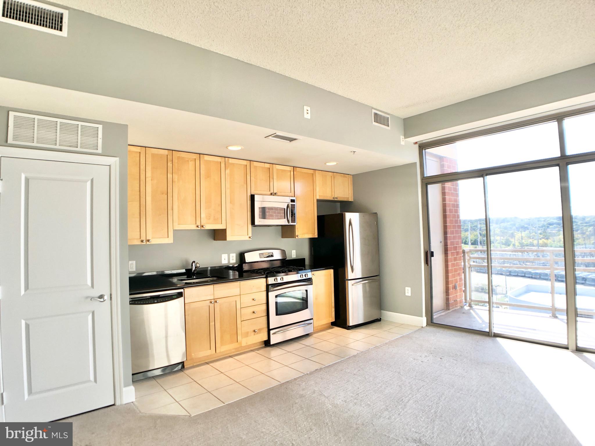 CRYSTAL CITY - Residential Lease