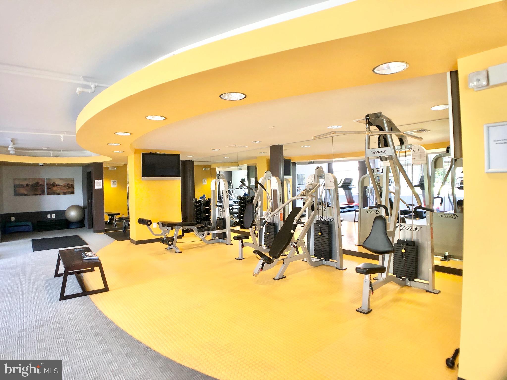 CRYSTAL CITY - Residential Lease