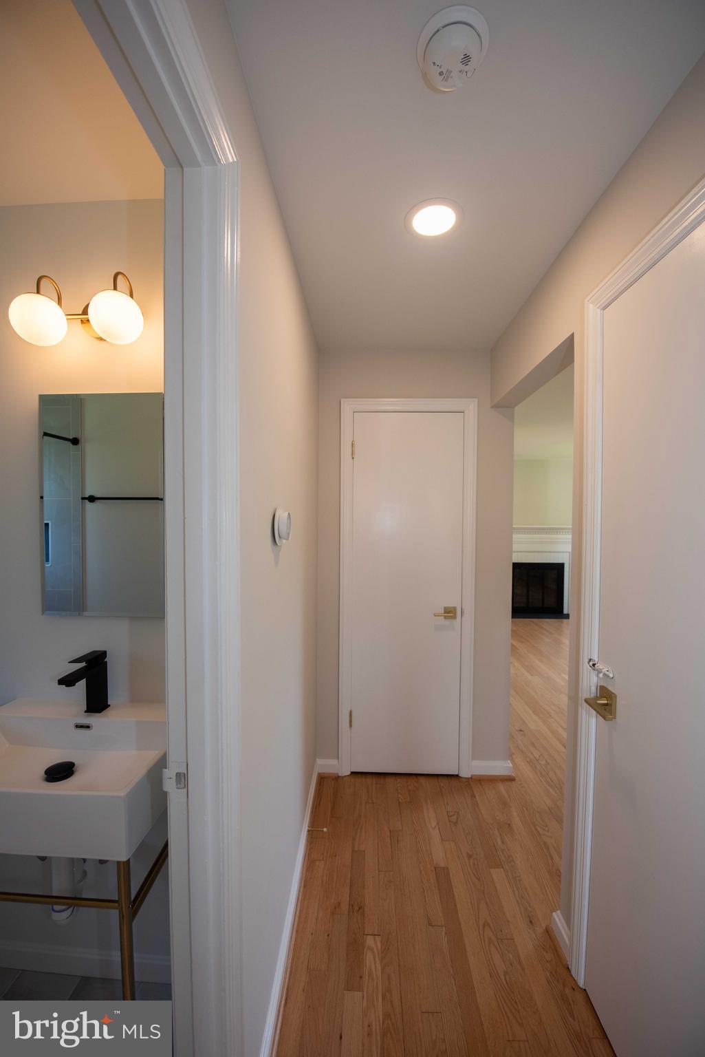 HOLLYWOOD - Residential Lease