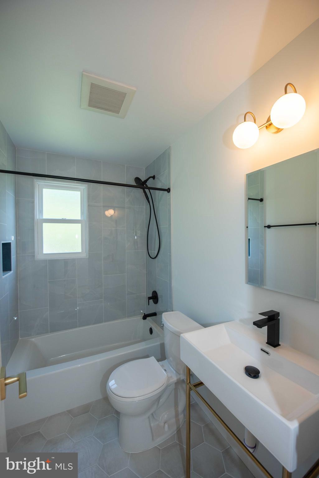 HOLLYWOOD - Residential Lease