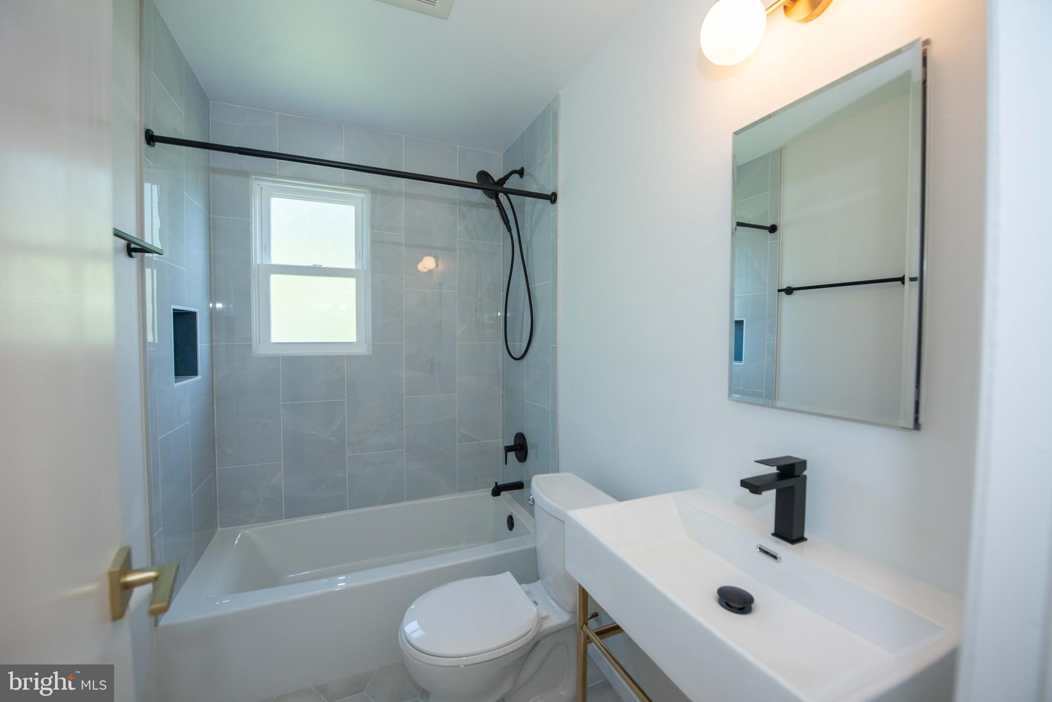 HOLLYWOOD - Residential Lease