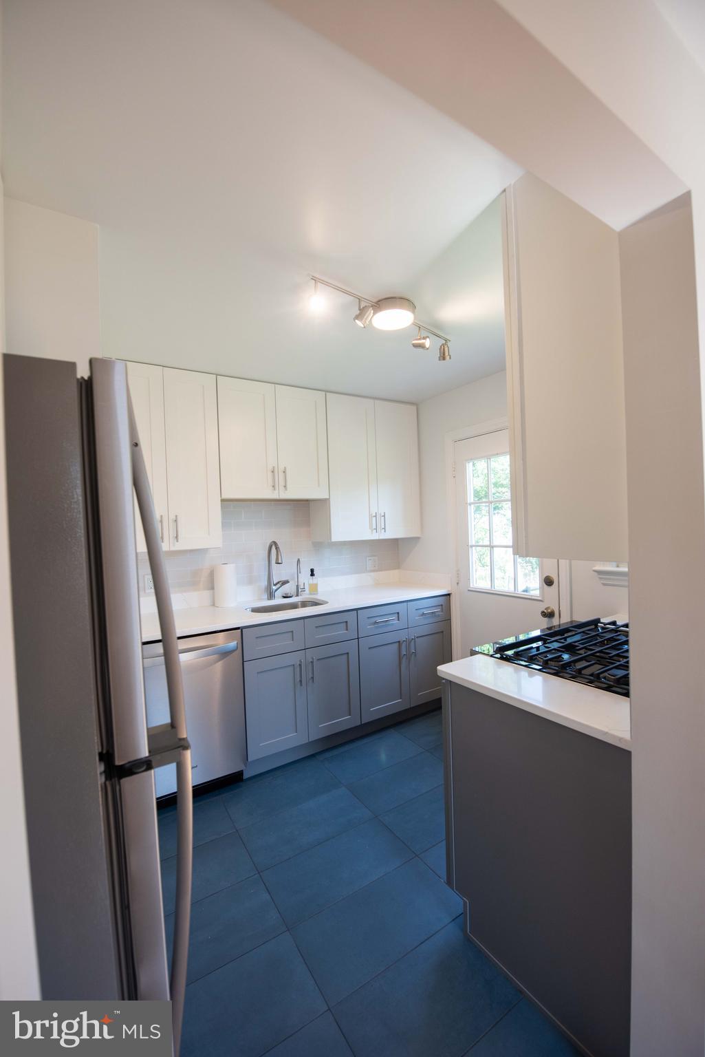 HOLLYWOOD - Residential Lease