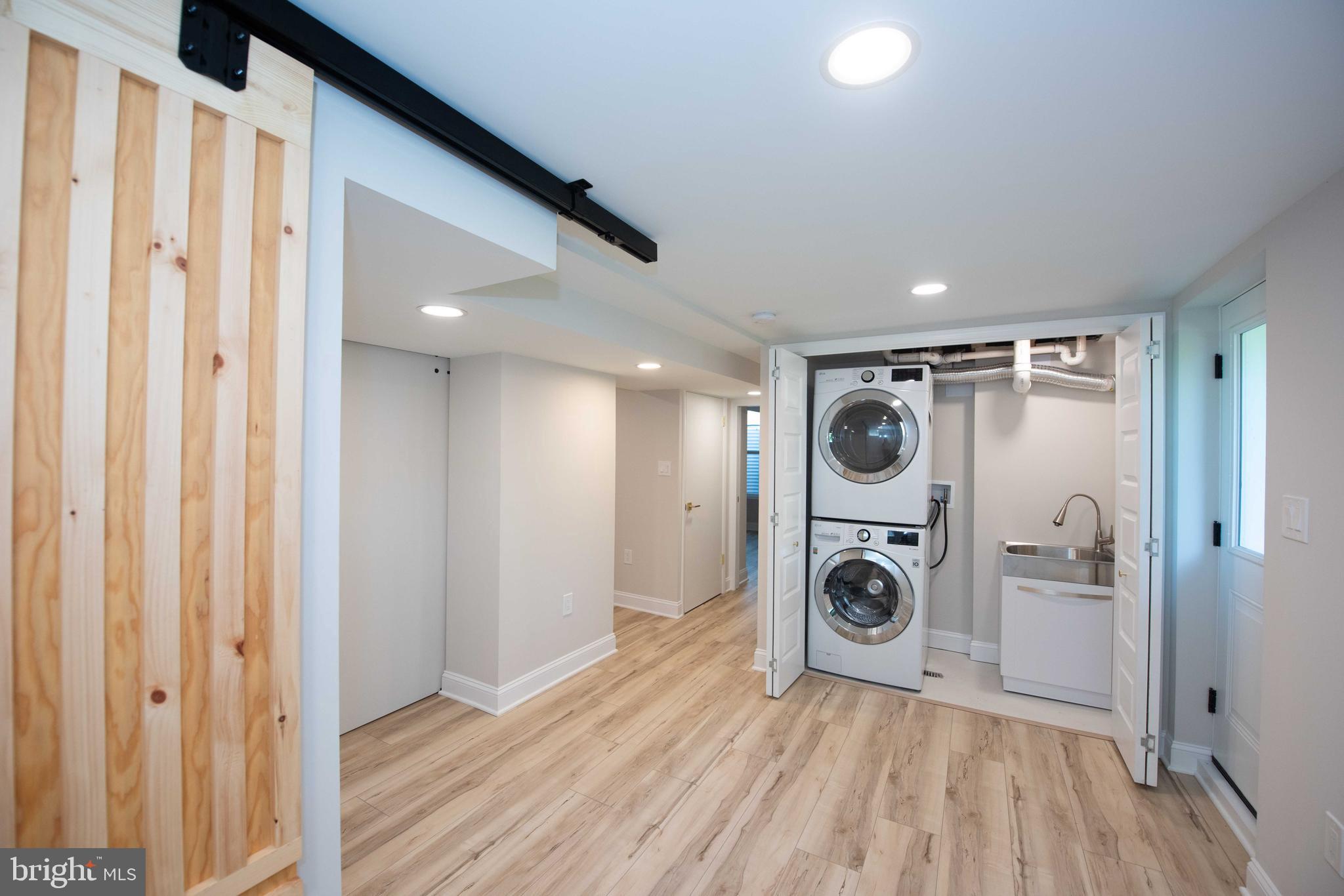 HOLLYWOOD - Residential Lease