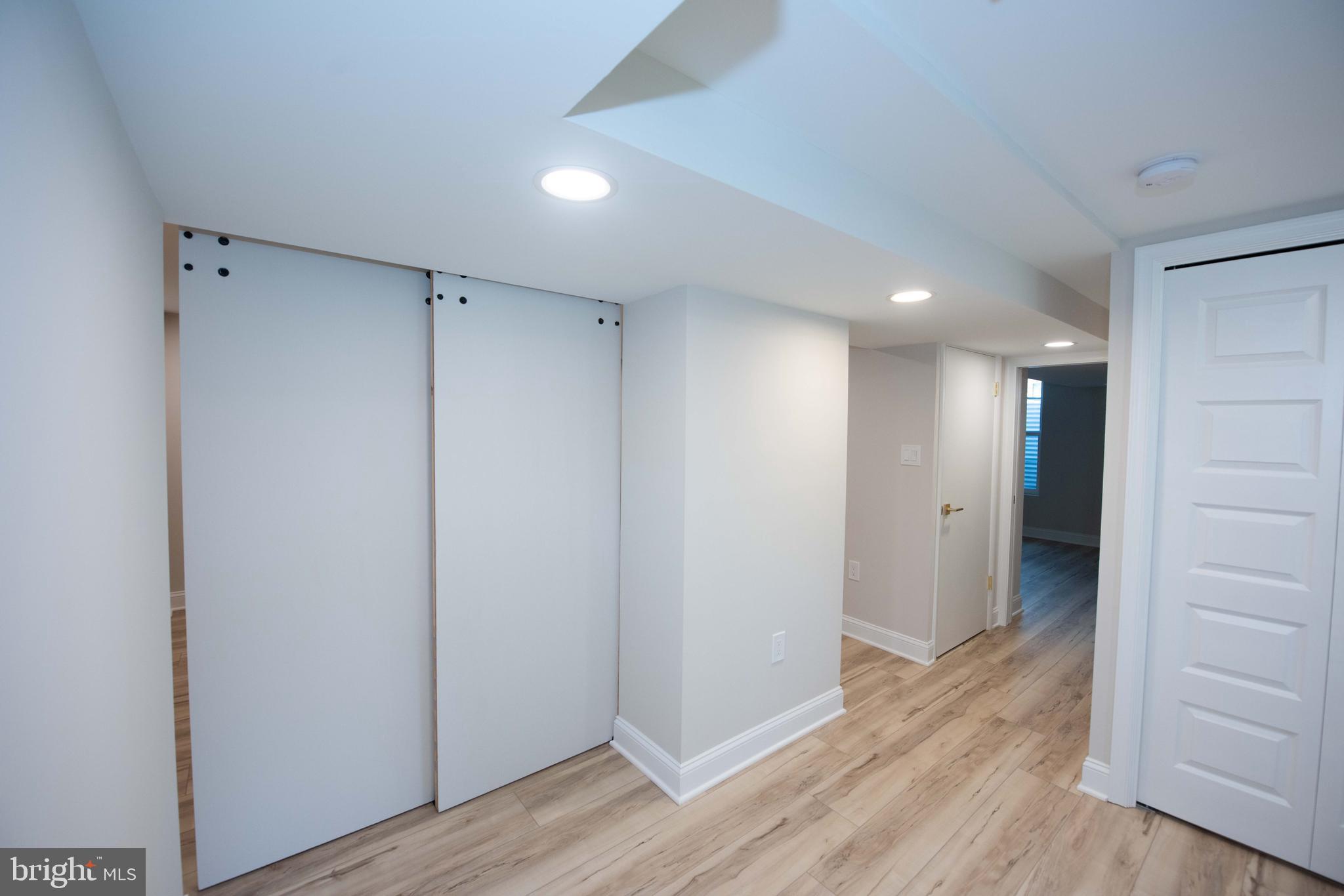 HOLLYWOOD - Residential Lease