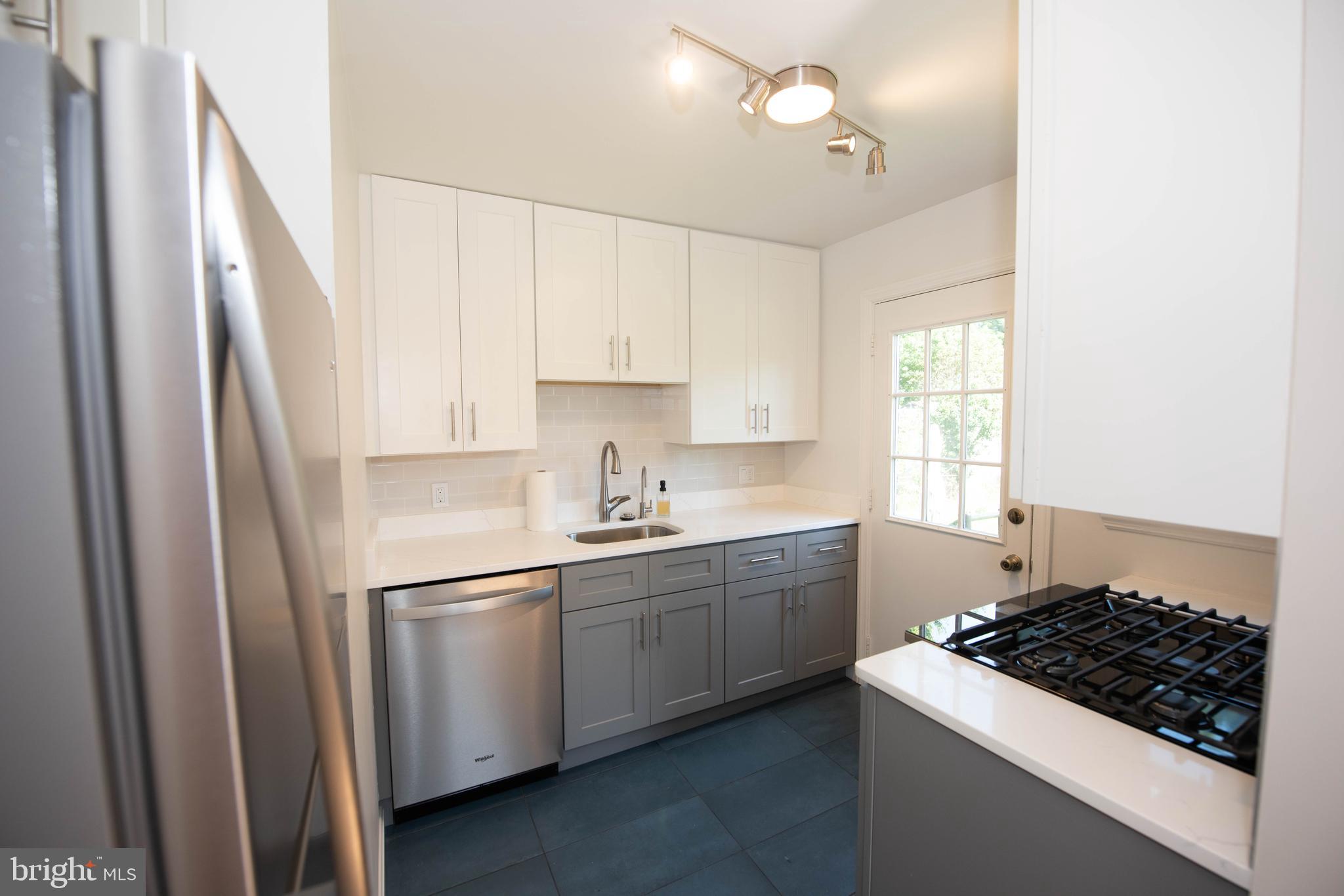 HOLLYWOOD - Residential Lease