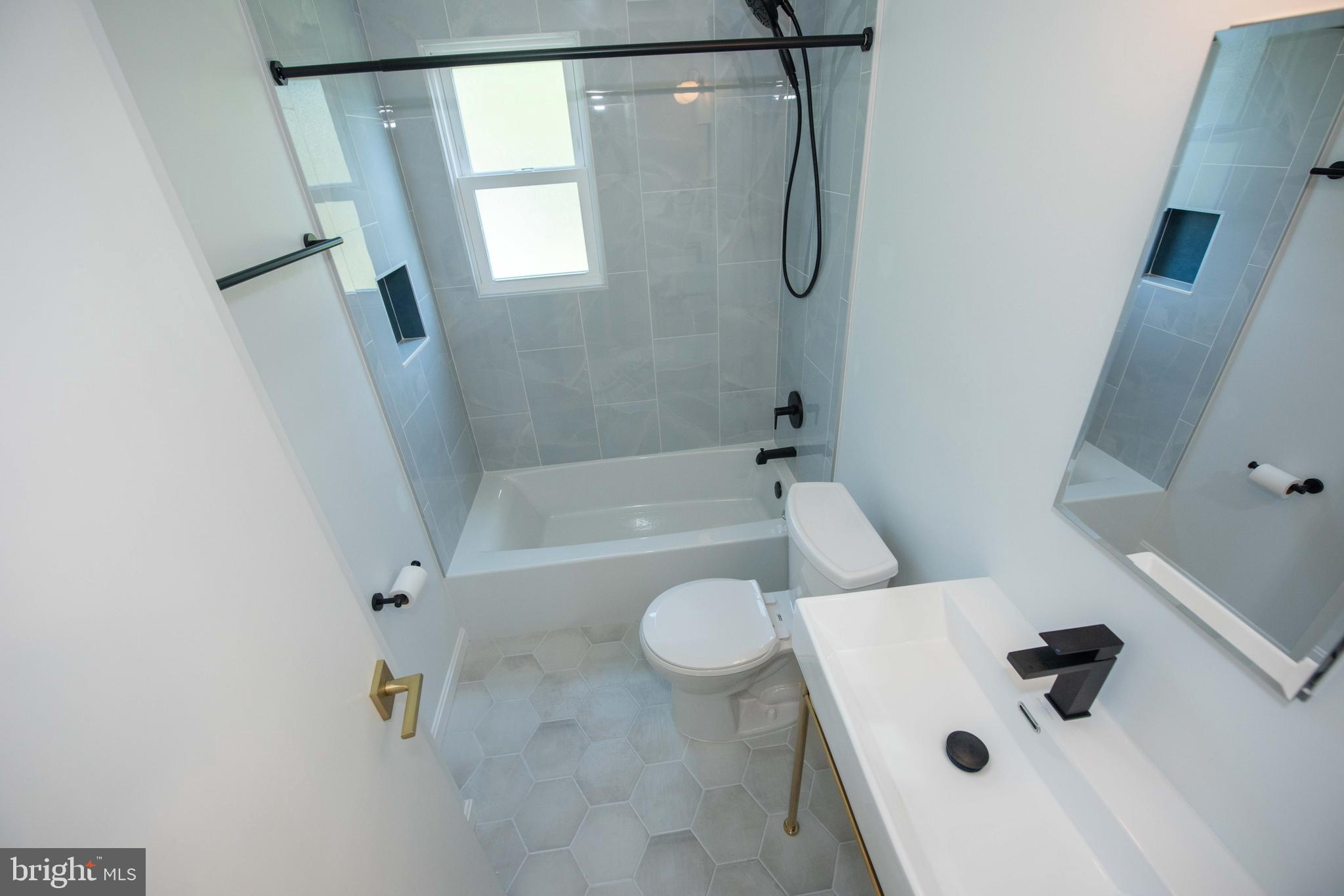 HOLLYWOOD - Residential Lease