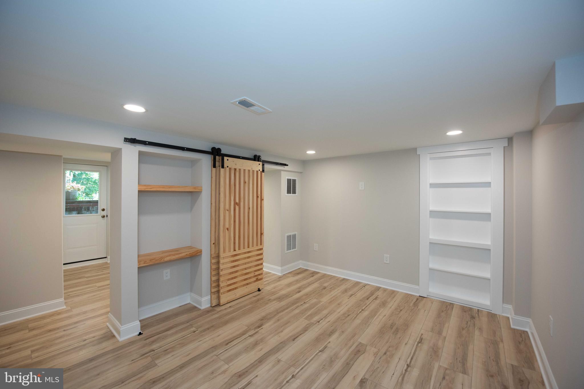 HOLLYWOOD - Residential Lease