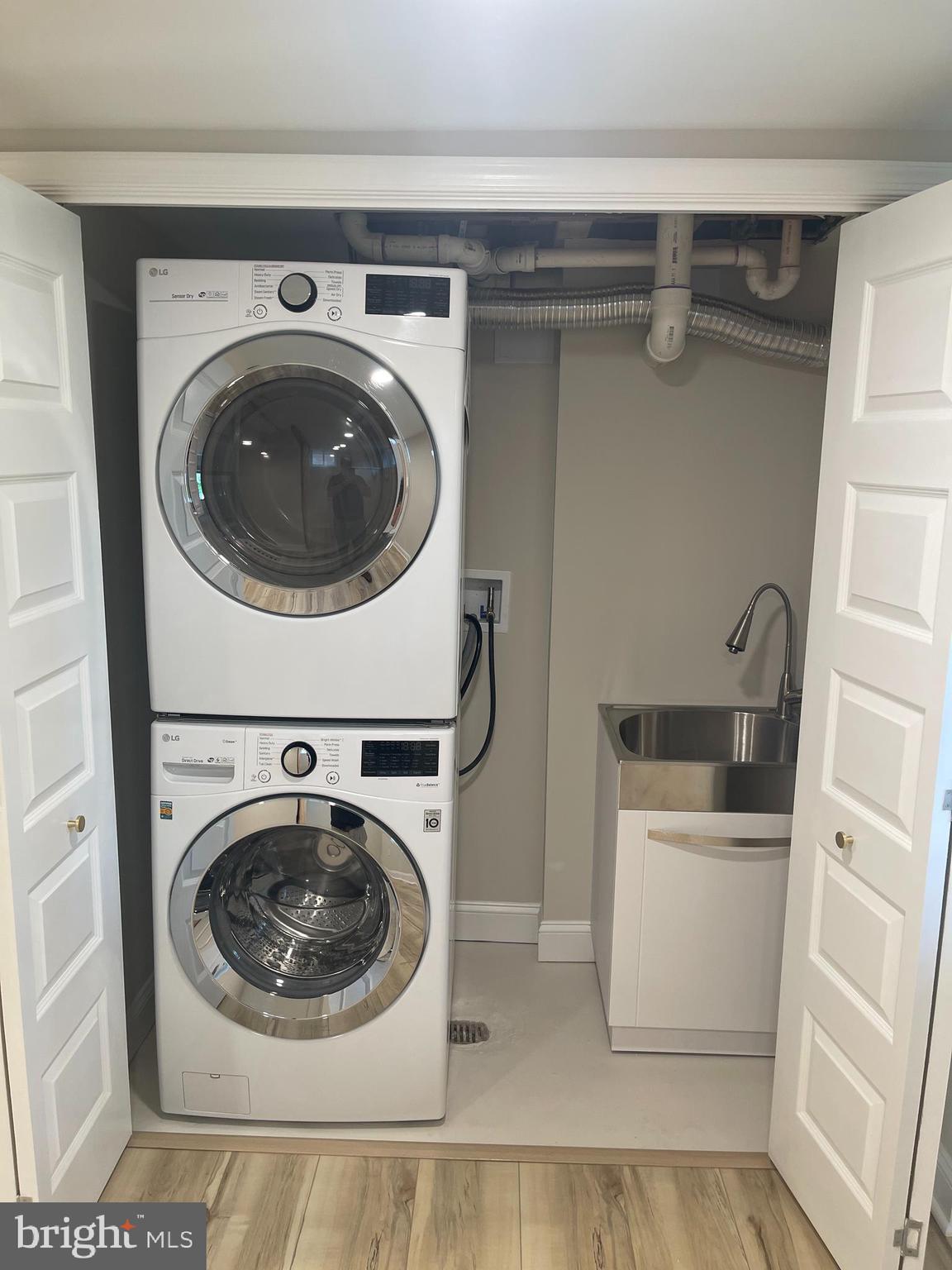 HOLLYWOOD - Residential Lease