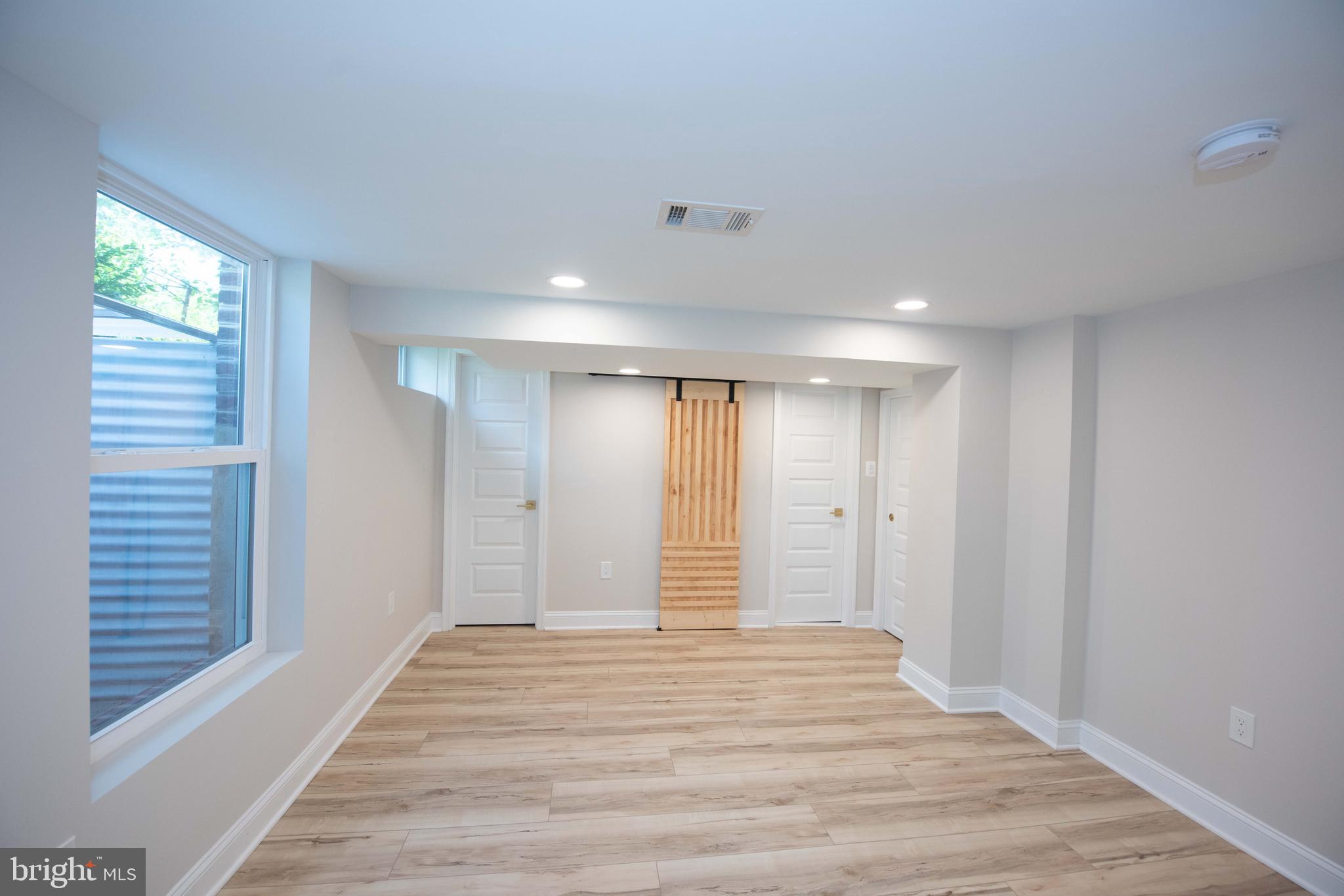 HOLLYWOOD - Residential Lease