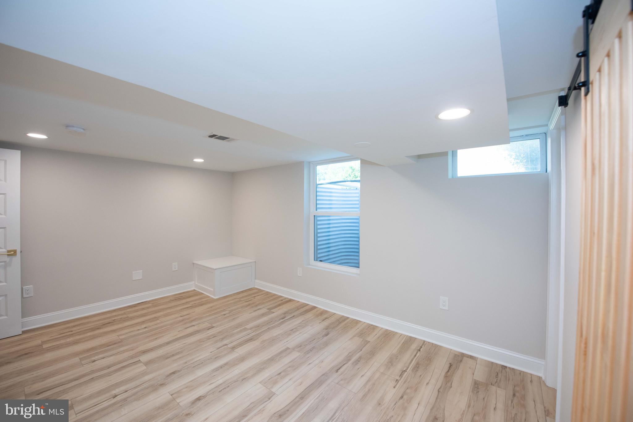 HOLLYWOOD - Residential Lease