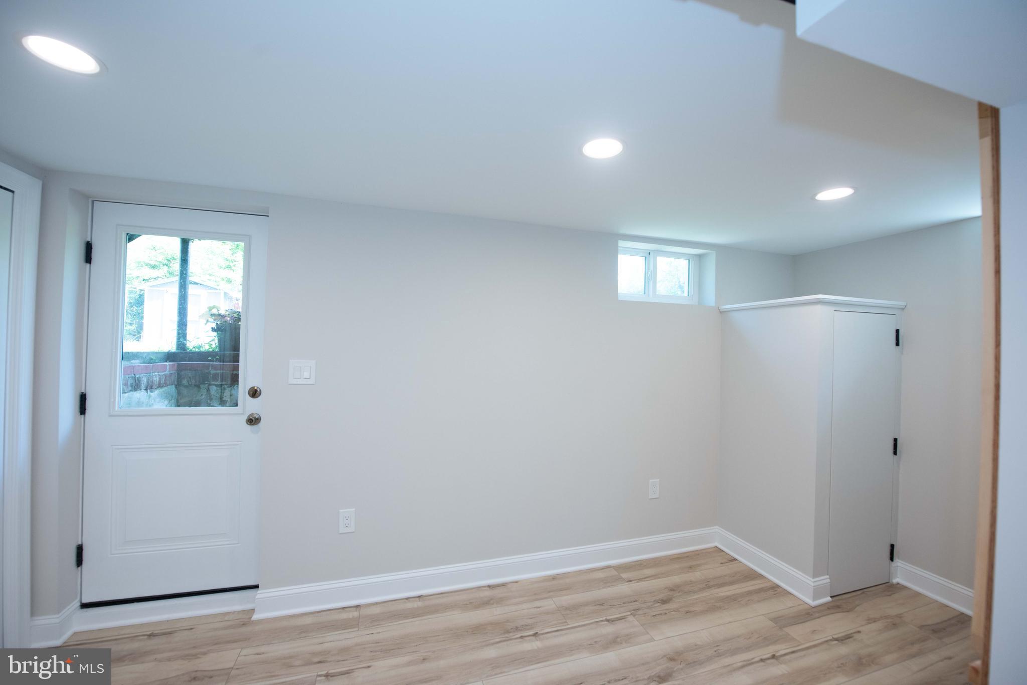 HOLLYWOOD - Residential Lease