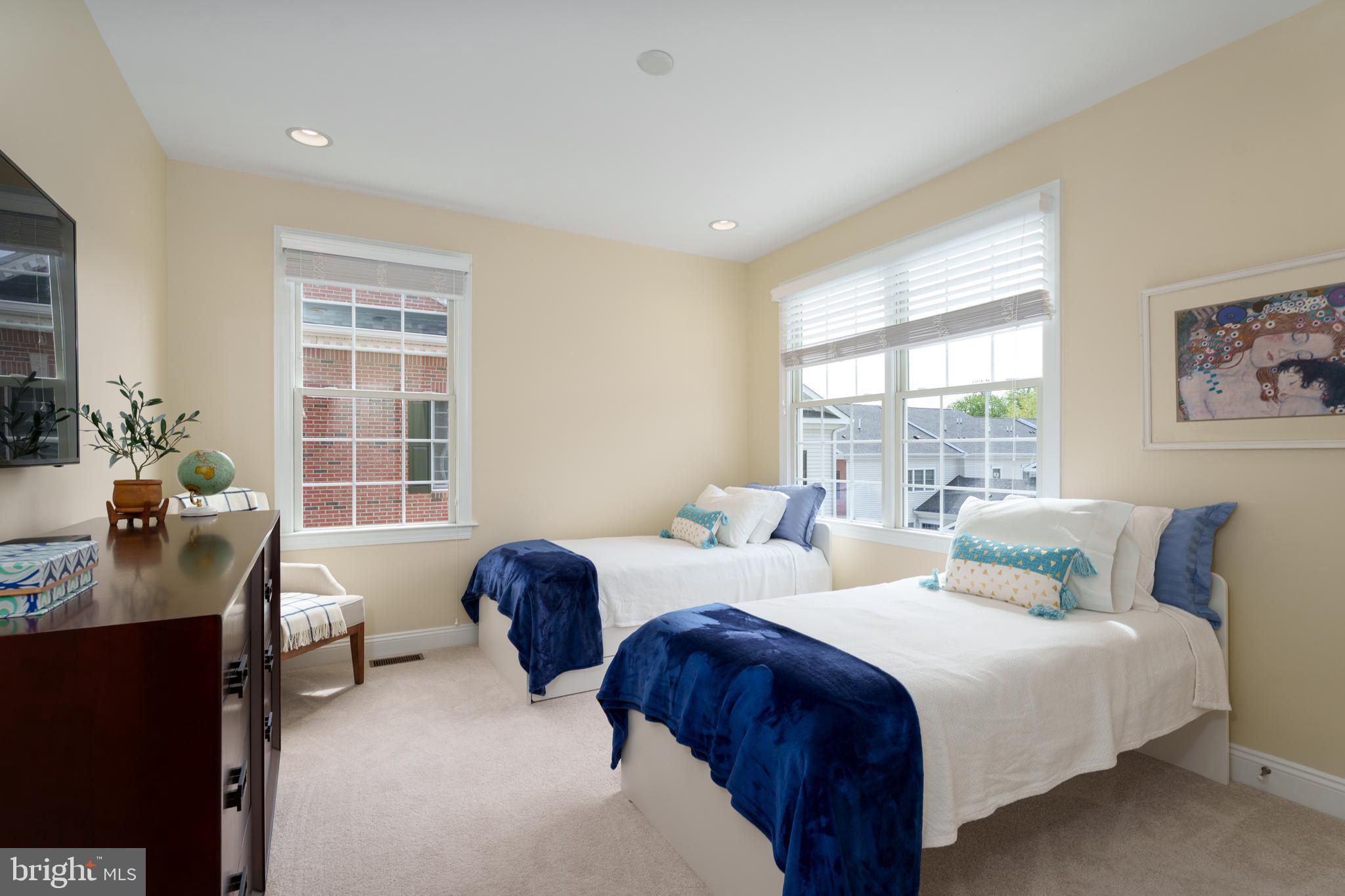 YARDLEY WALK - Residential