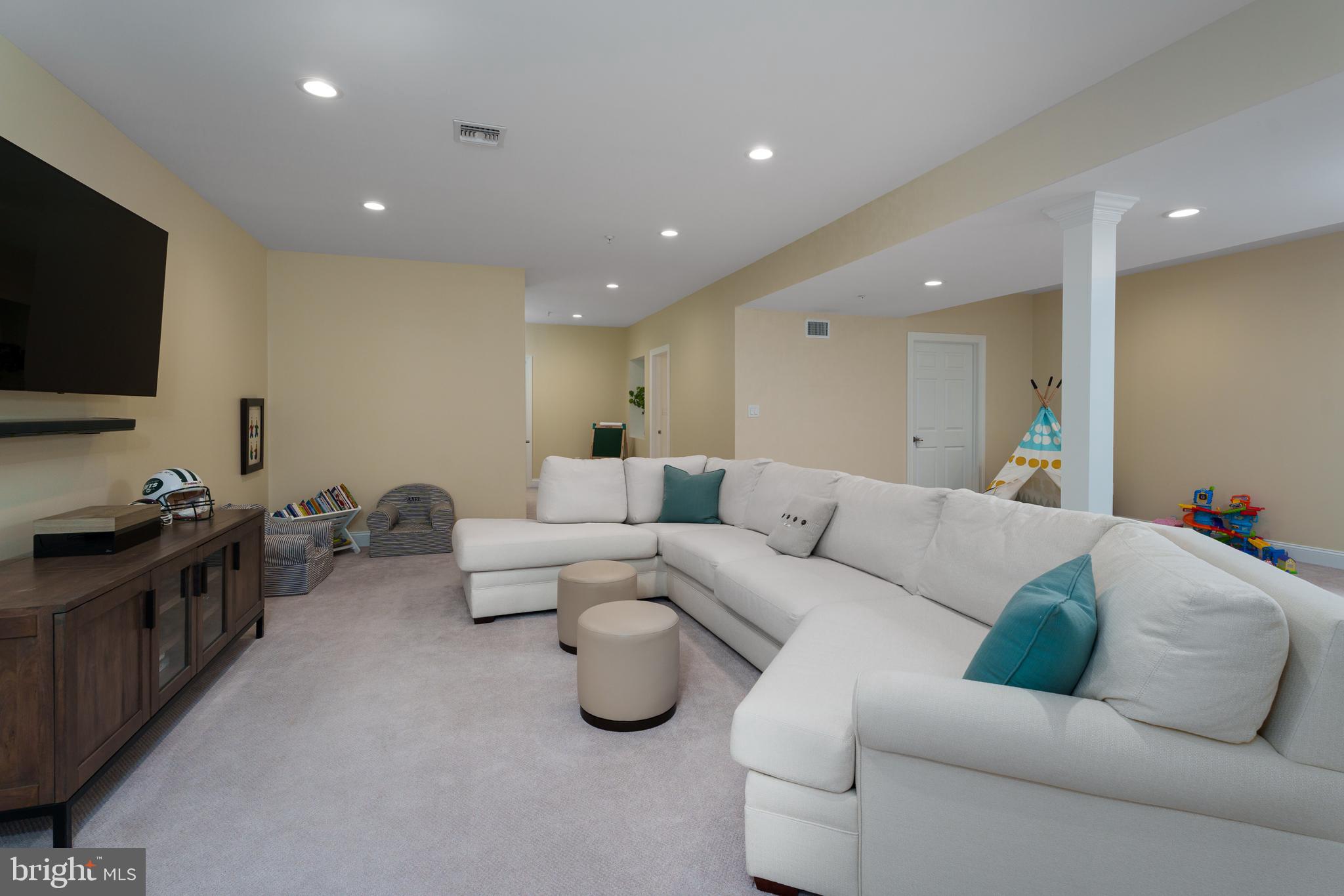 YARDLEY WALK - Residential