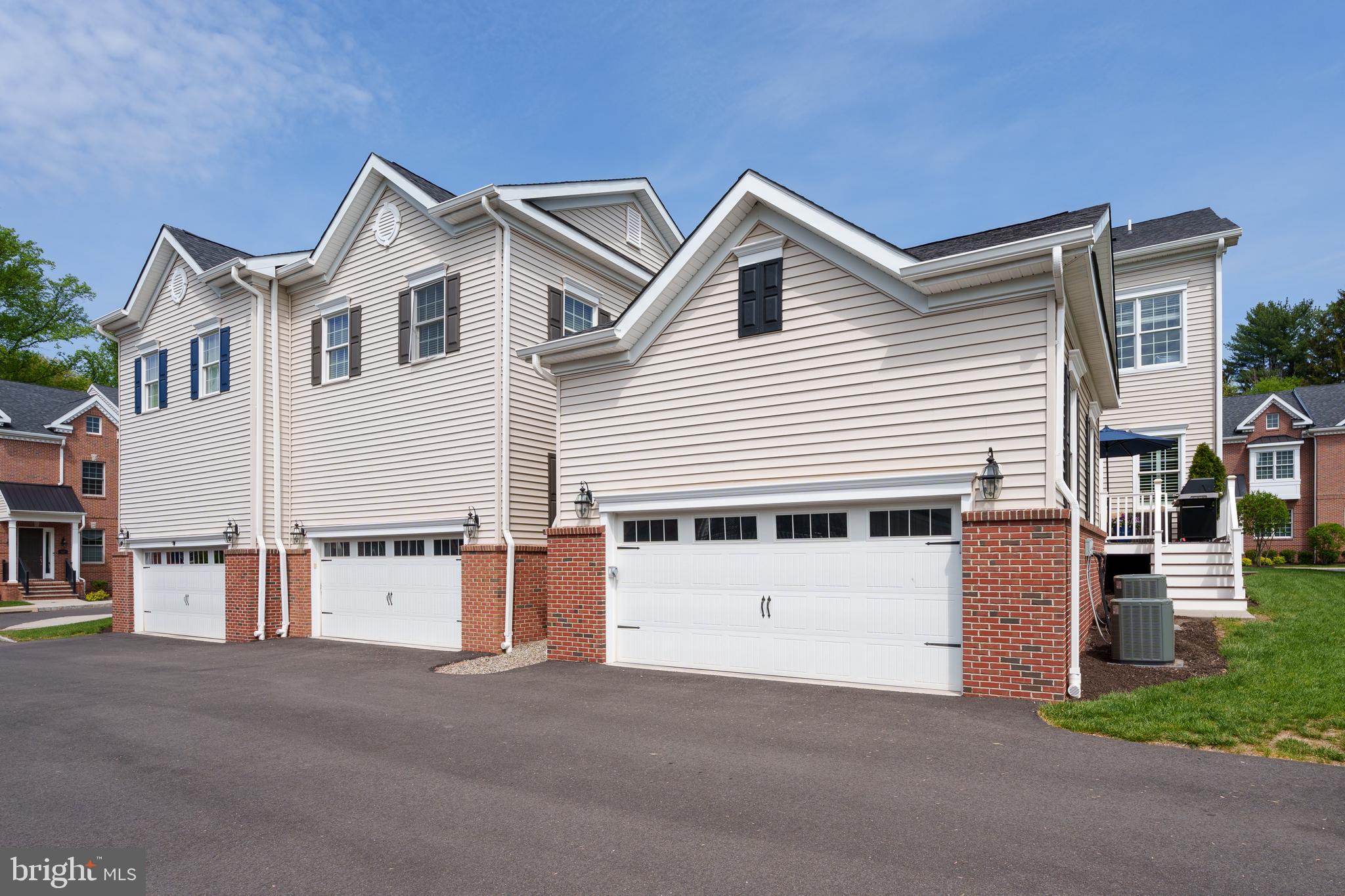 YARDLEY WALK - Residential