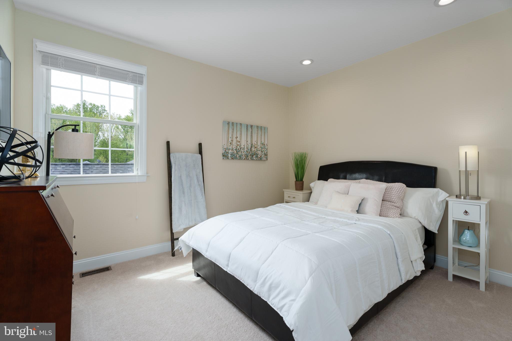 YARDLEY WALK - Residential