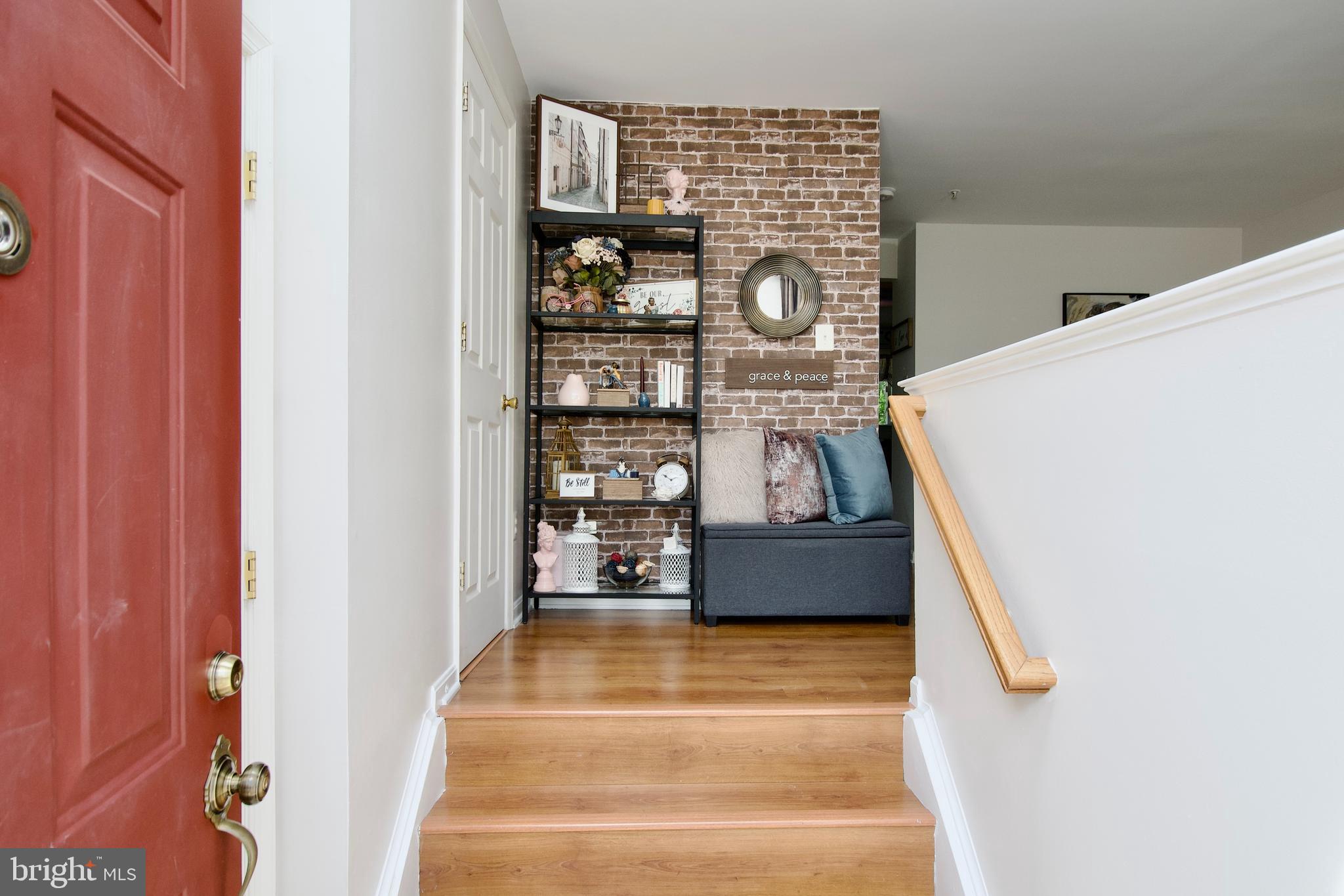2122 RACQUET PLACE