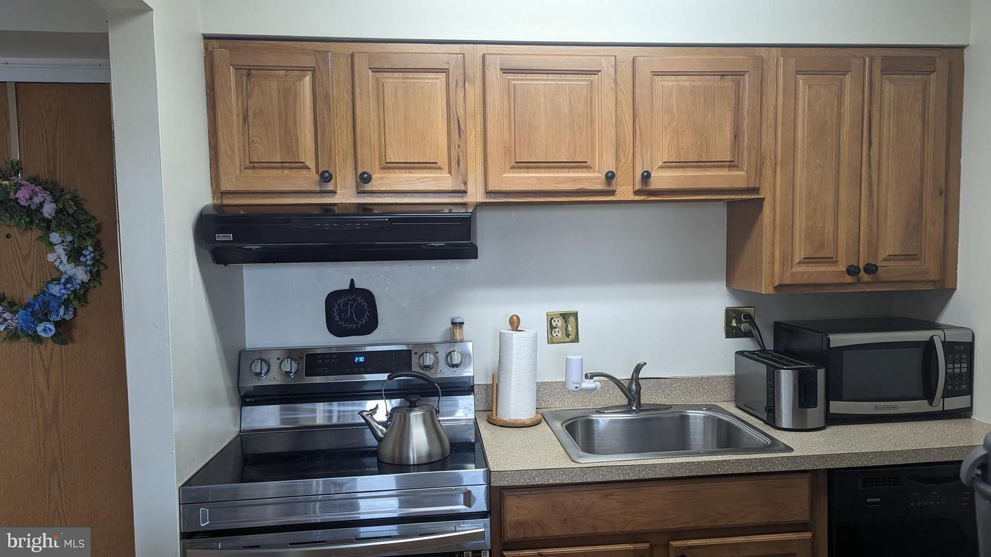 ENCORE OF MCLEAN - Residential Lease