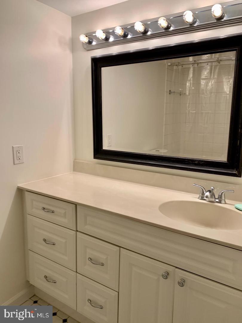 ENCORE OF MCLEAN - Residential Lease