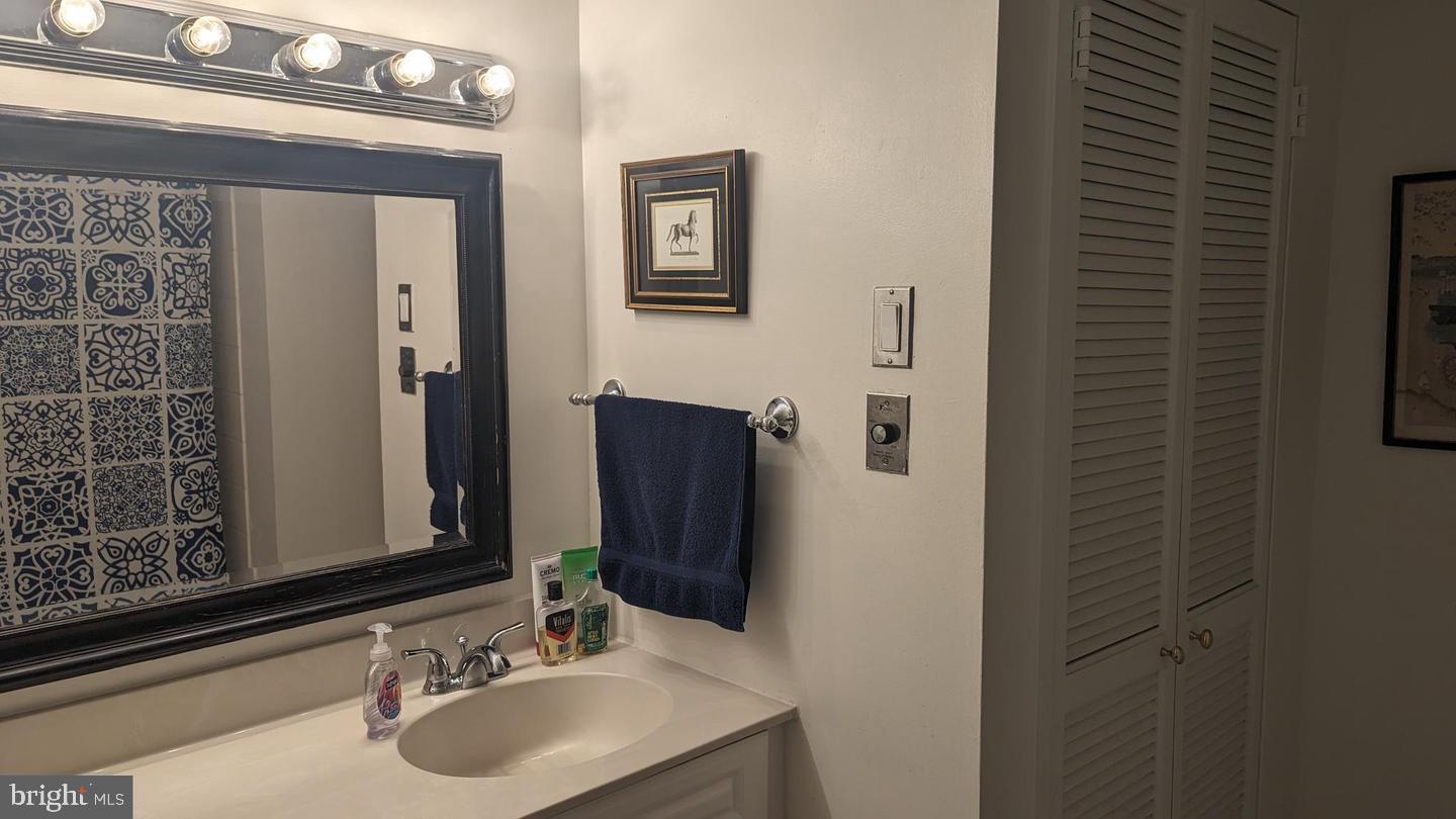 ENCORE OF MCLEAN - Residential Lease