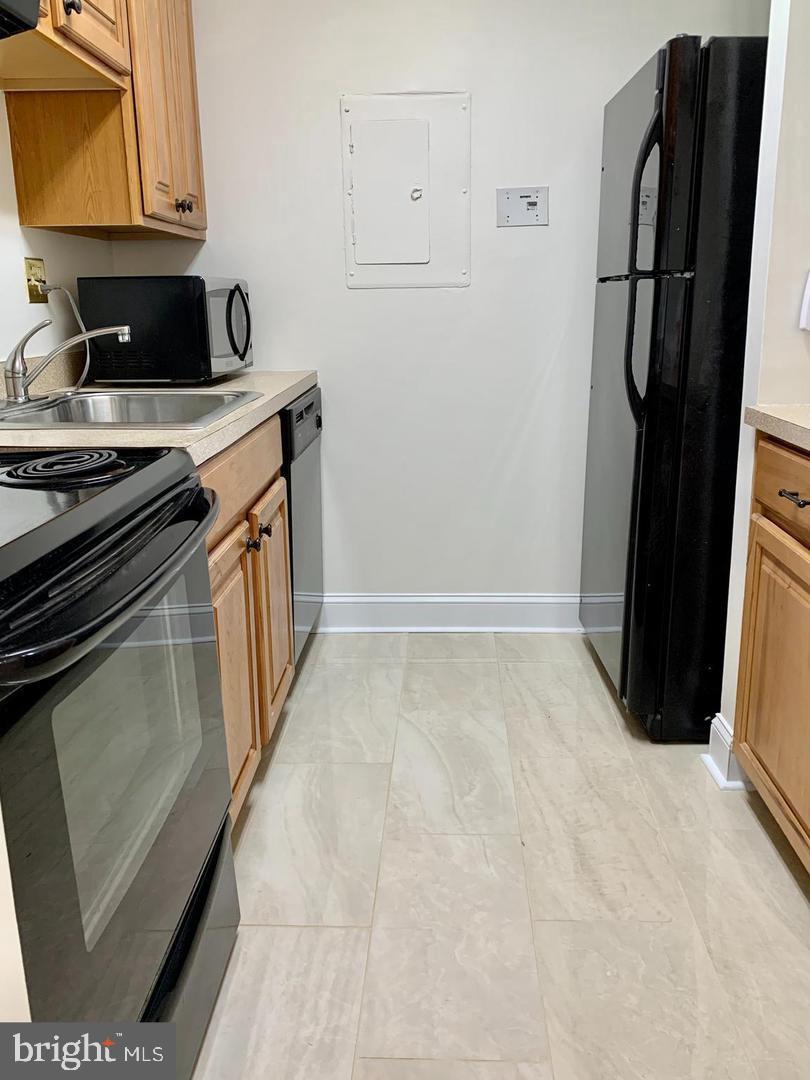 ENCORE OF MCLEAN - Residential Lease