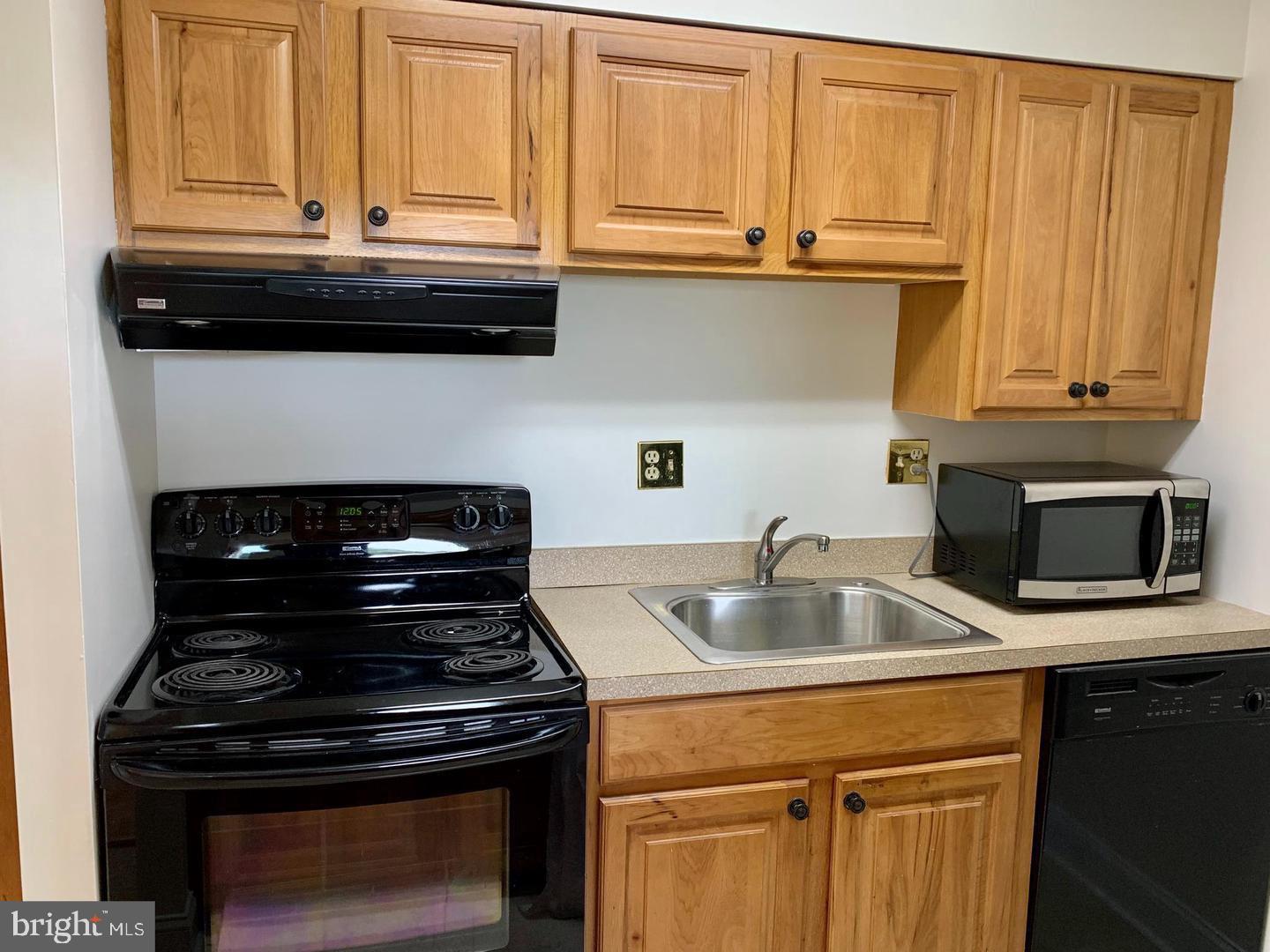 ENCORE OF MCLEAN - Residential Lease