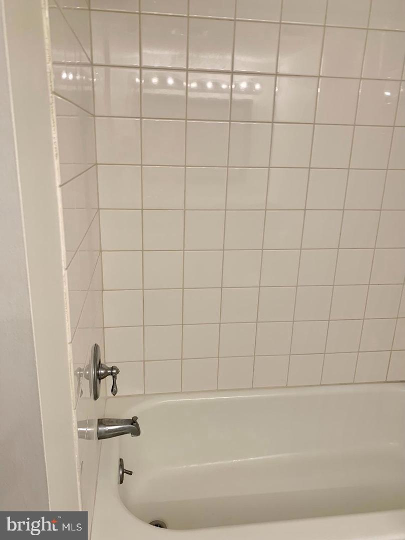 ENCORE OF MCLEAN - Residential Lease