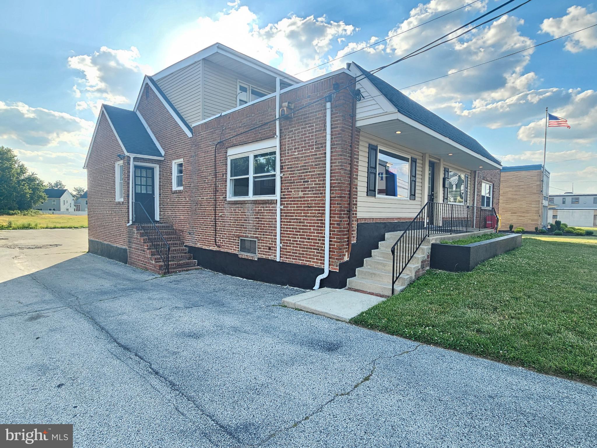 127 N BLACK HORSE PIKE