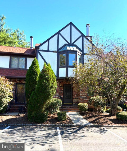 Photo for 5 TUDOR COURT