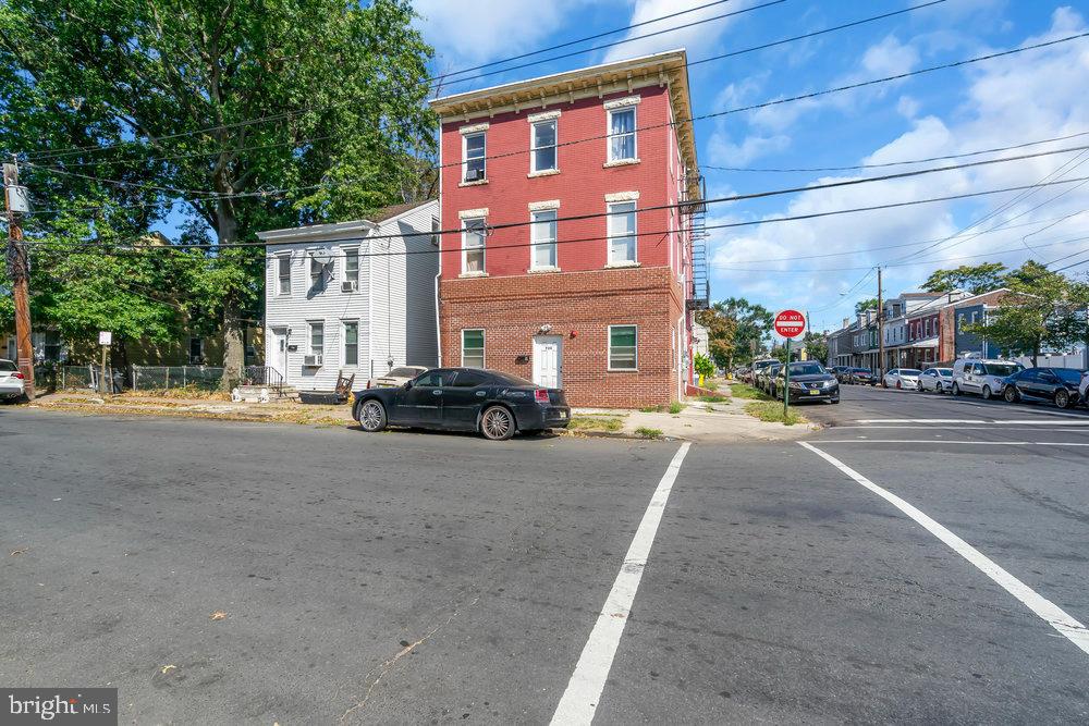 724 DIVISION STREET