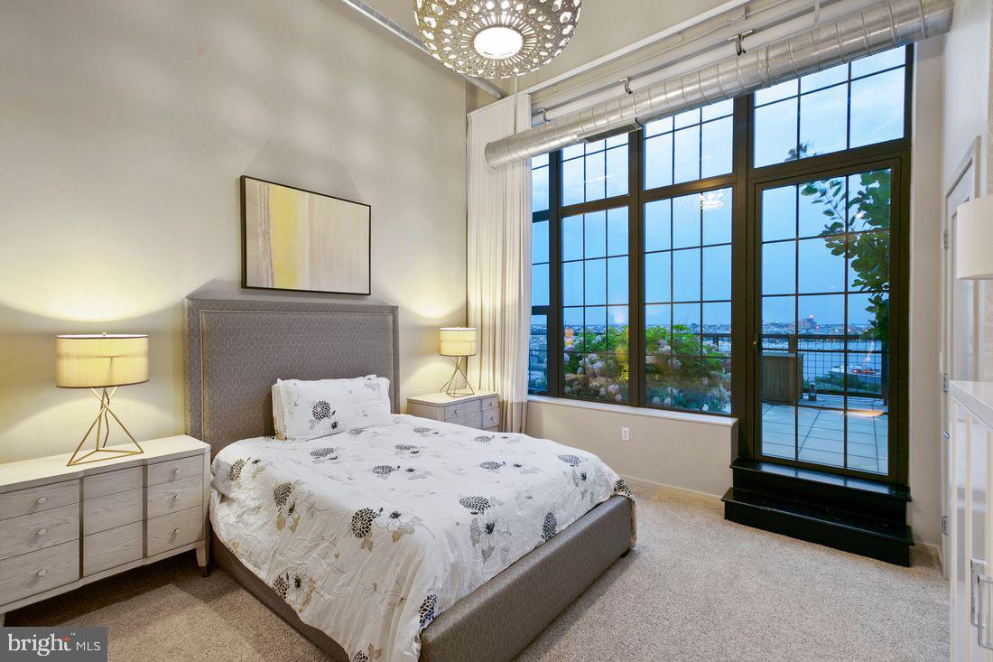 LOCUST POINT - Residential