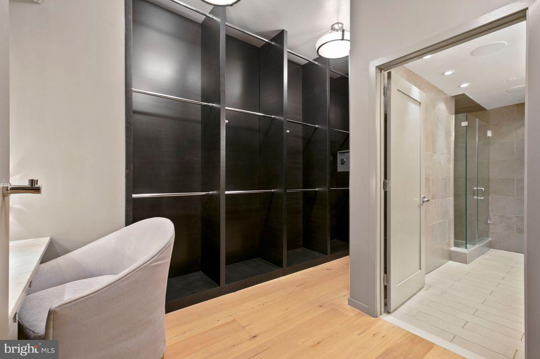 LOCUST POINT - Residential