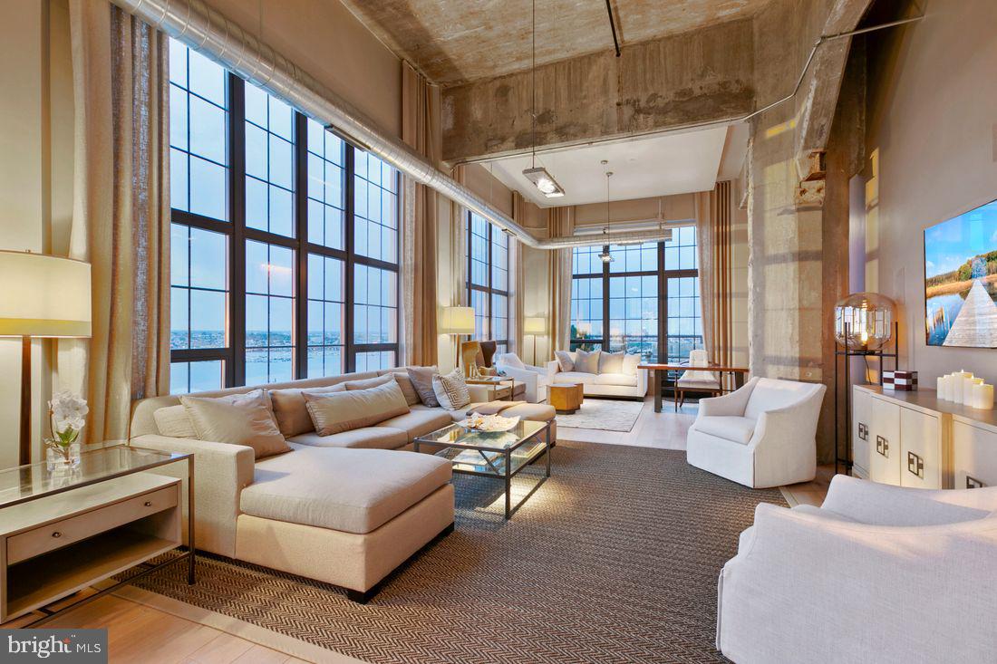 LOCUST POINT - Residential