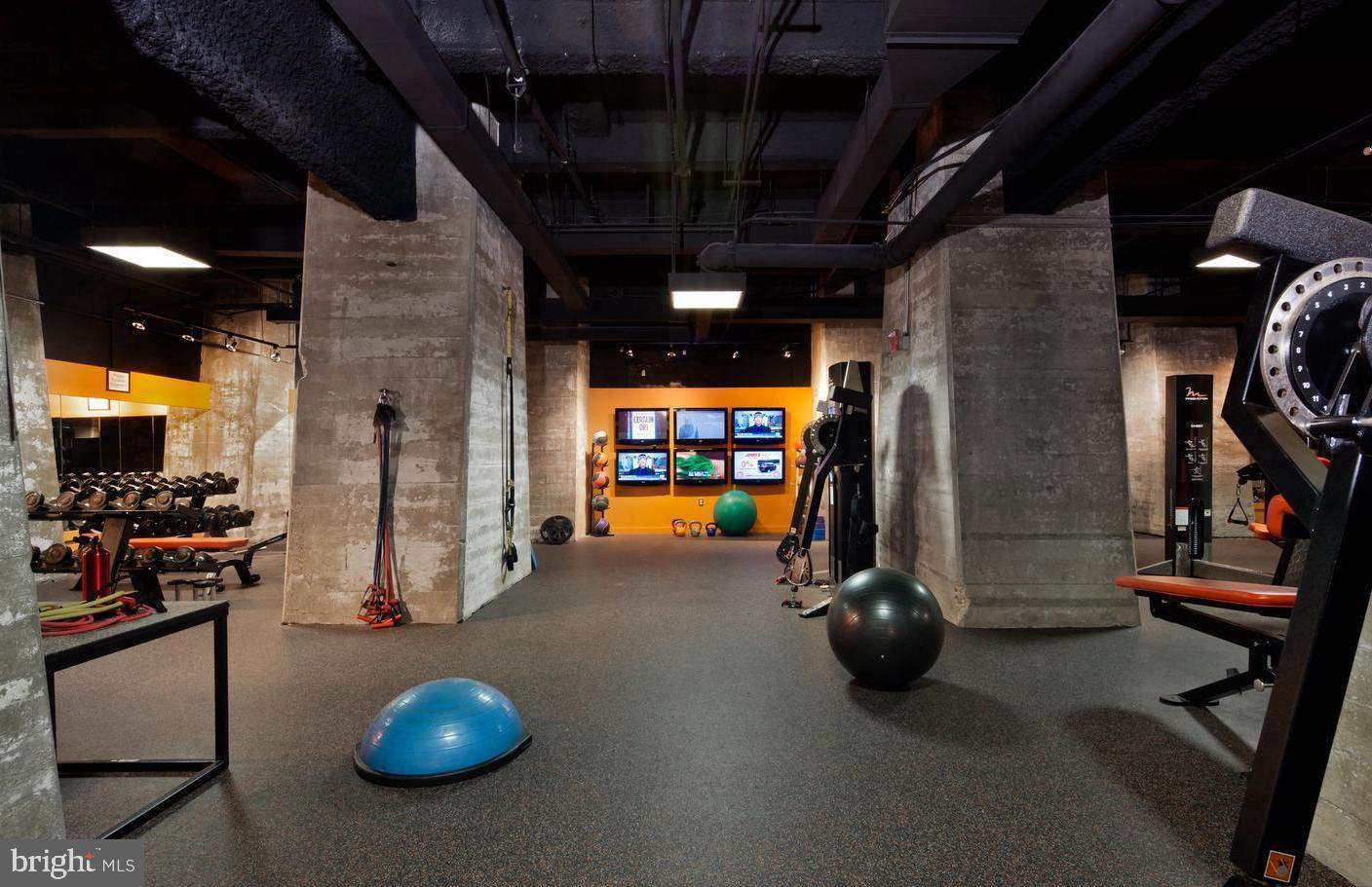 LOCUST POINT - Residential