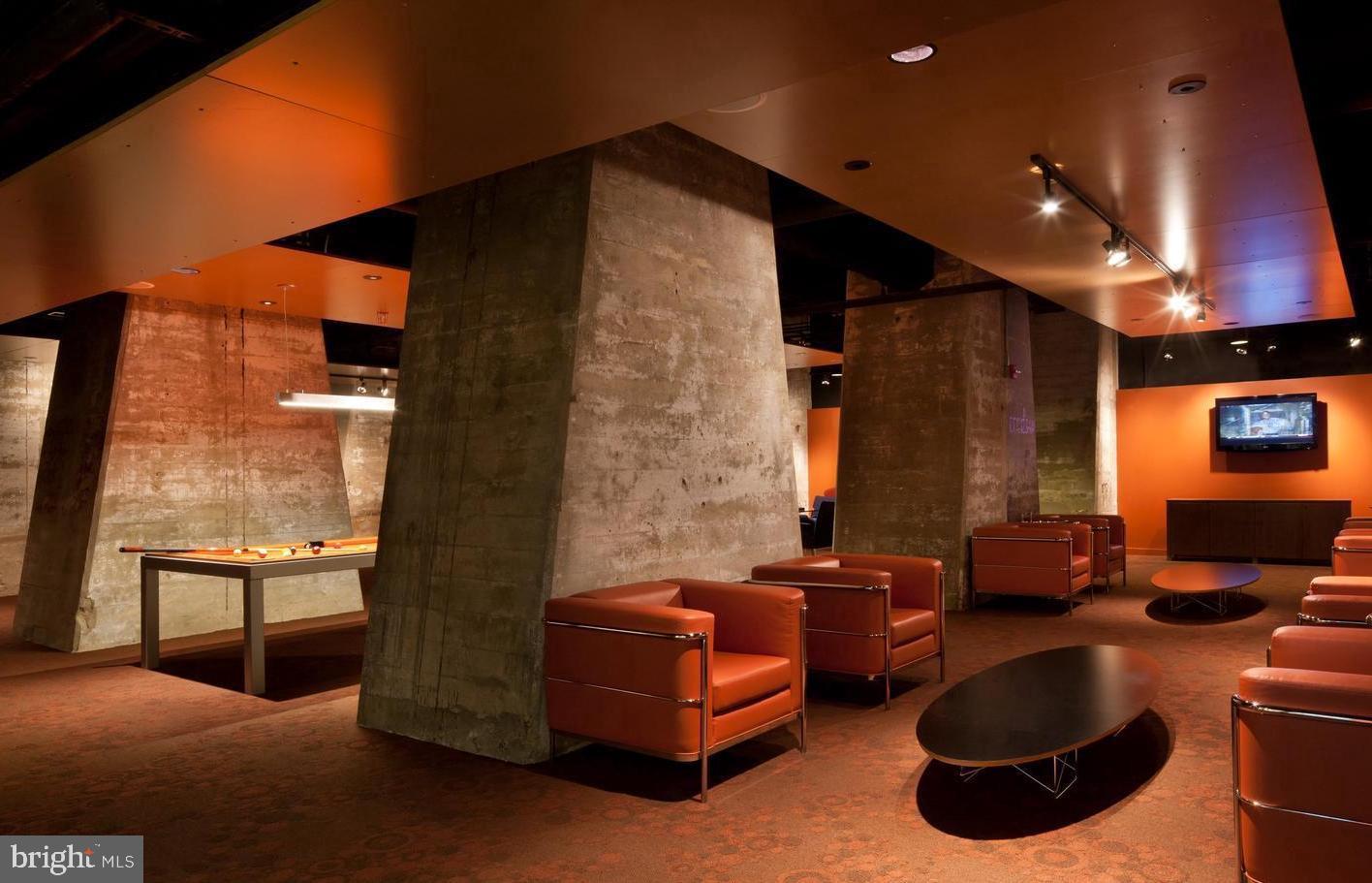 LOCUST POINT - Residential