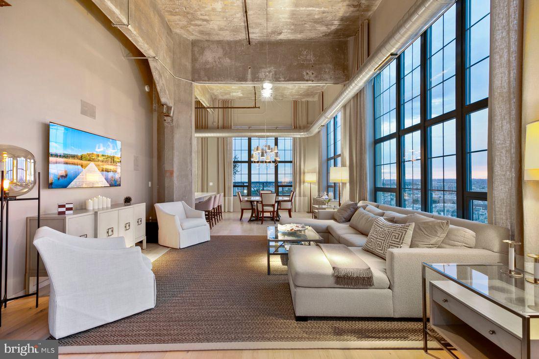 LOCUST POINT - Residential