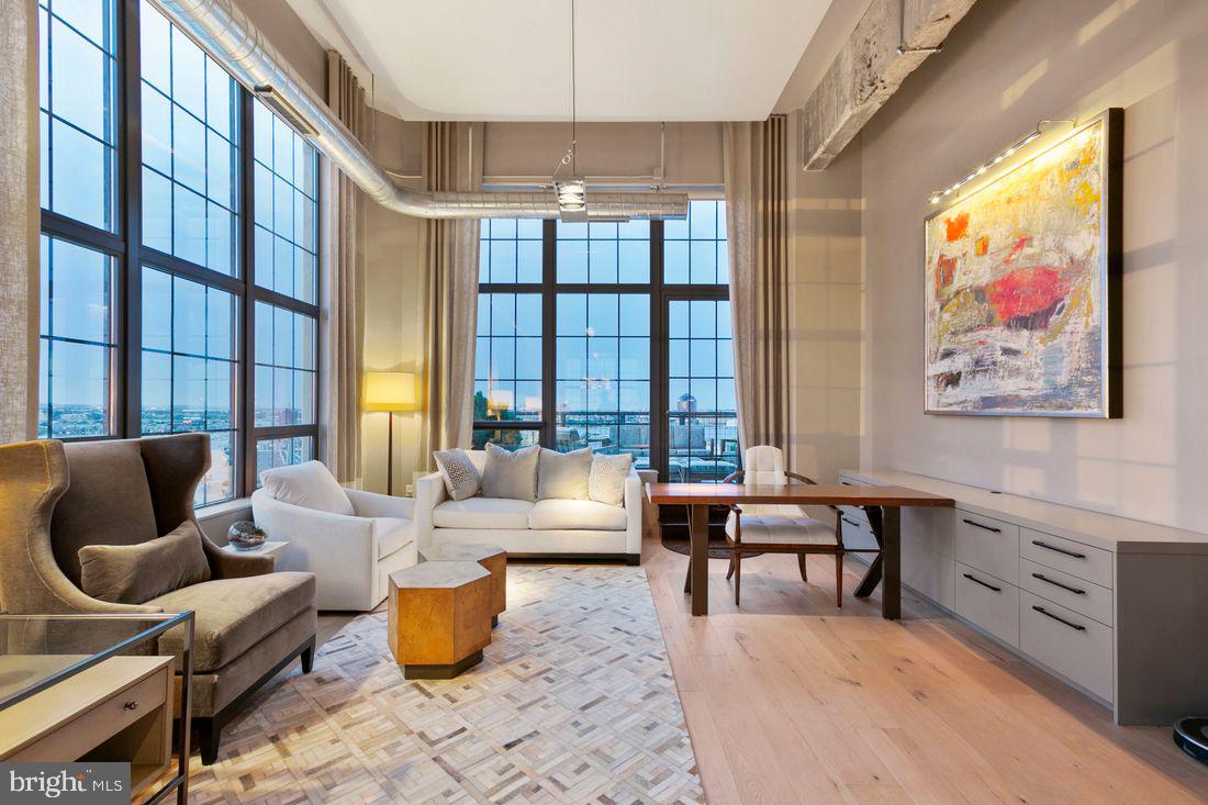 LOCUST POINT - Residential