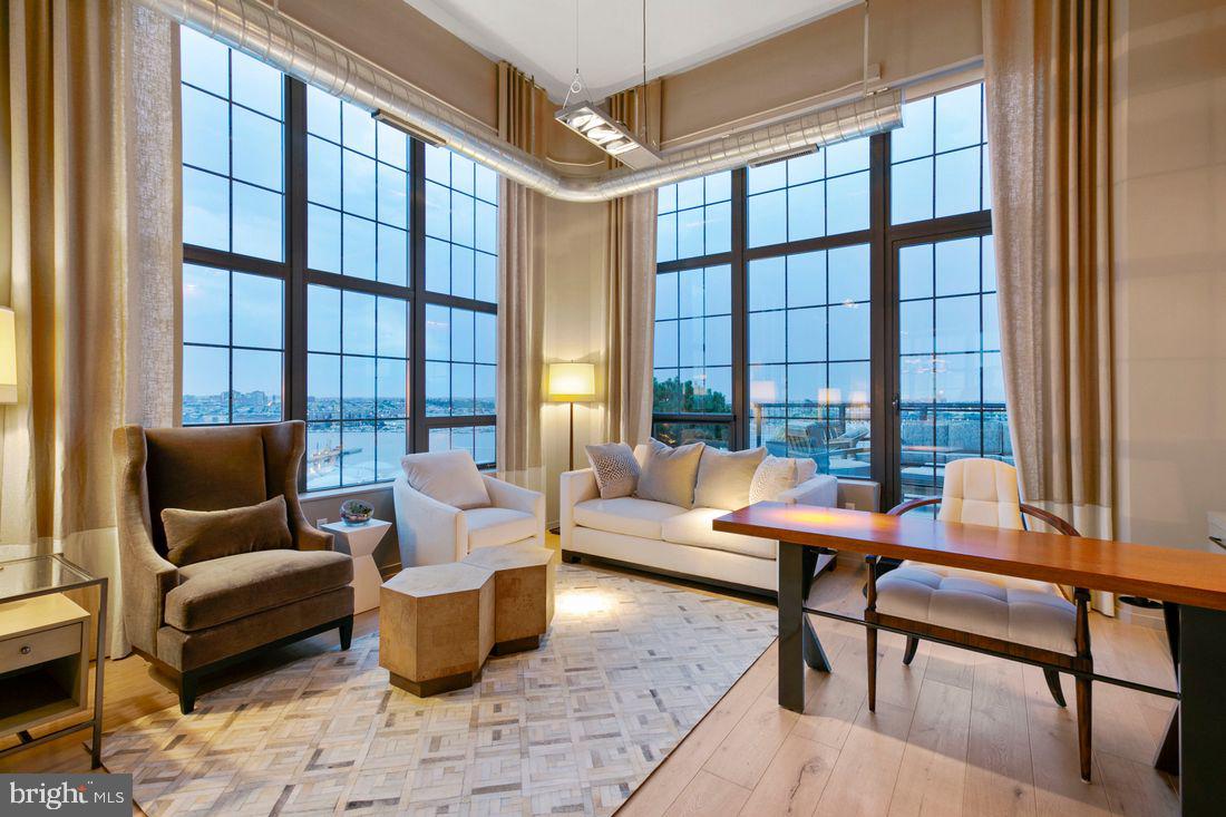 LOCUST POINT - Residential