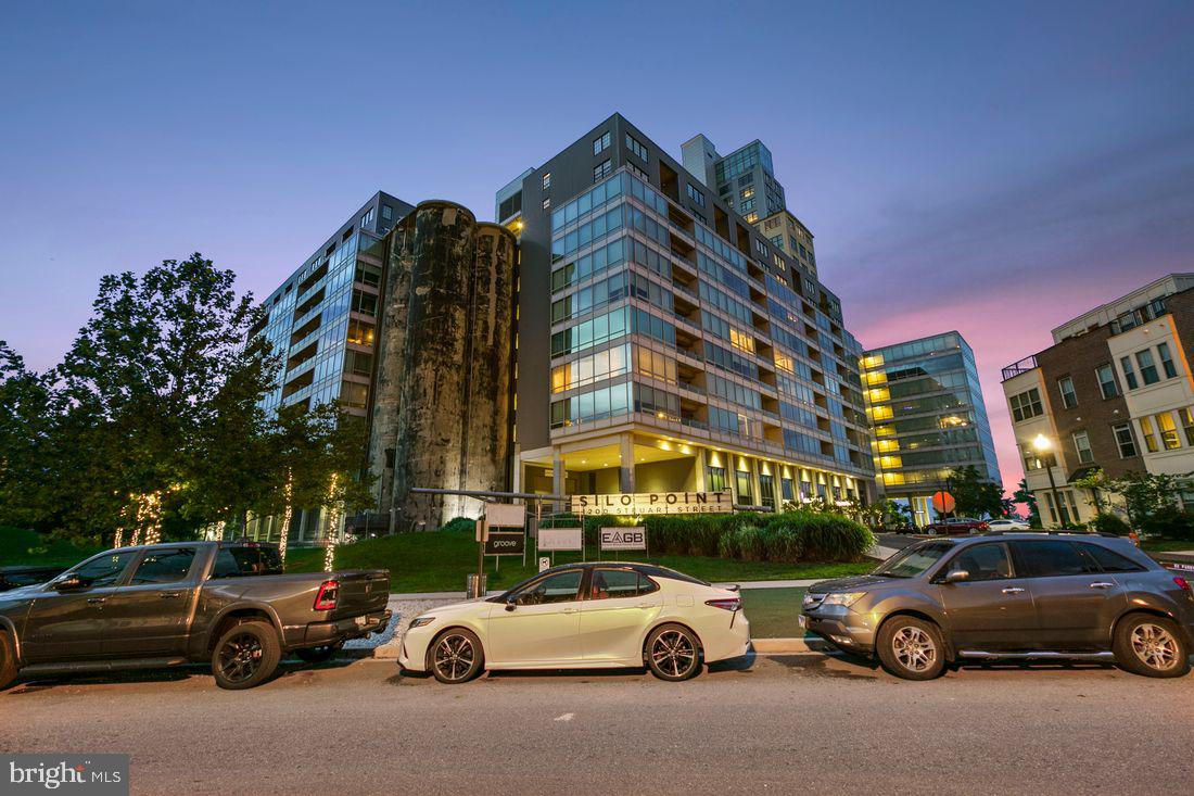 LOCUST POINT - Residential