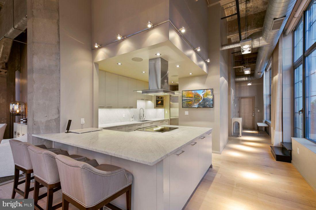 LOCUST POINT - Residential