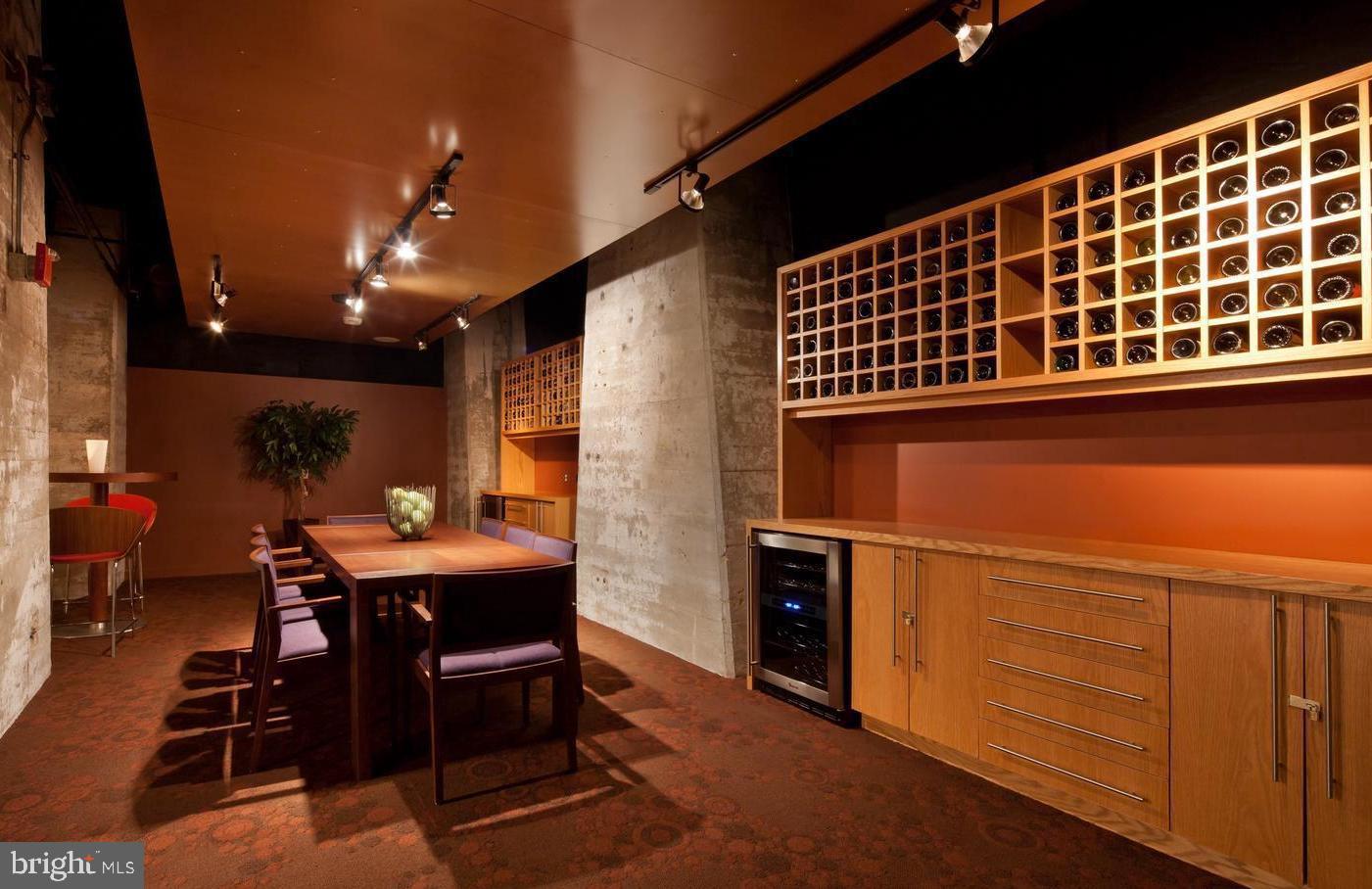 LOCUST POINT - Residential