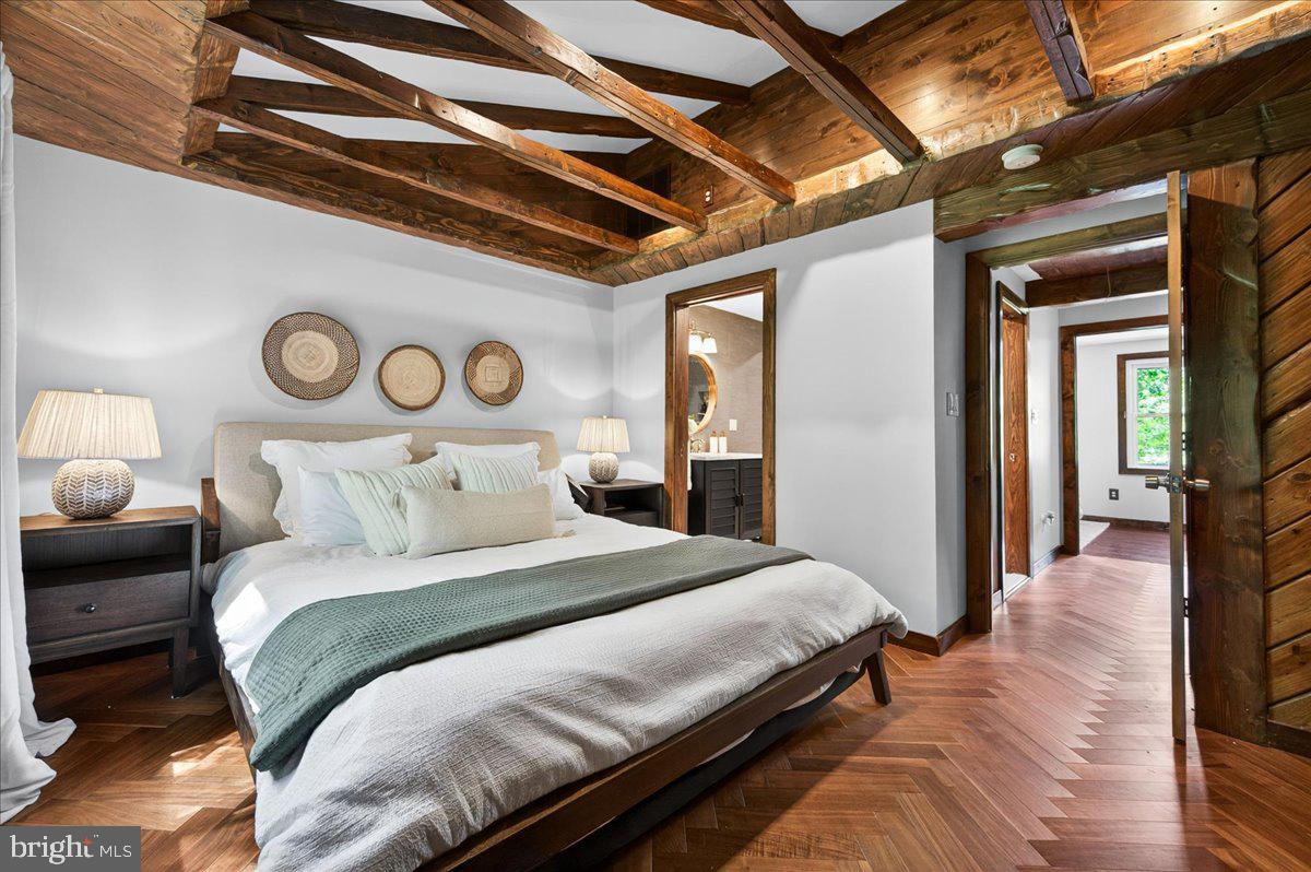 NEWINGTON FOREST - Residential