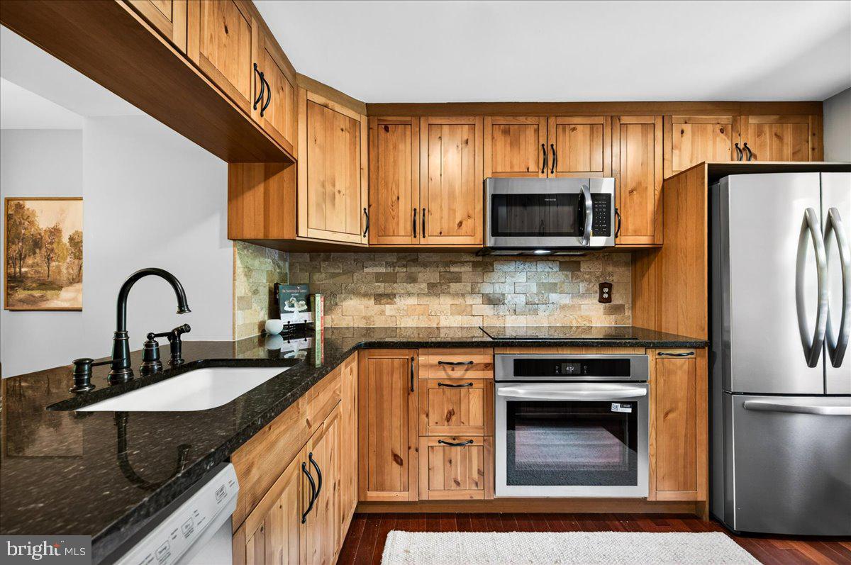 NEWINGTON FOREST - Residential