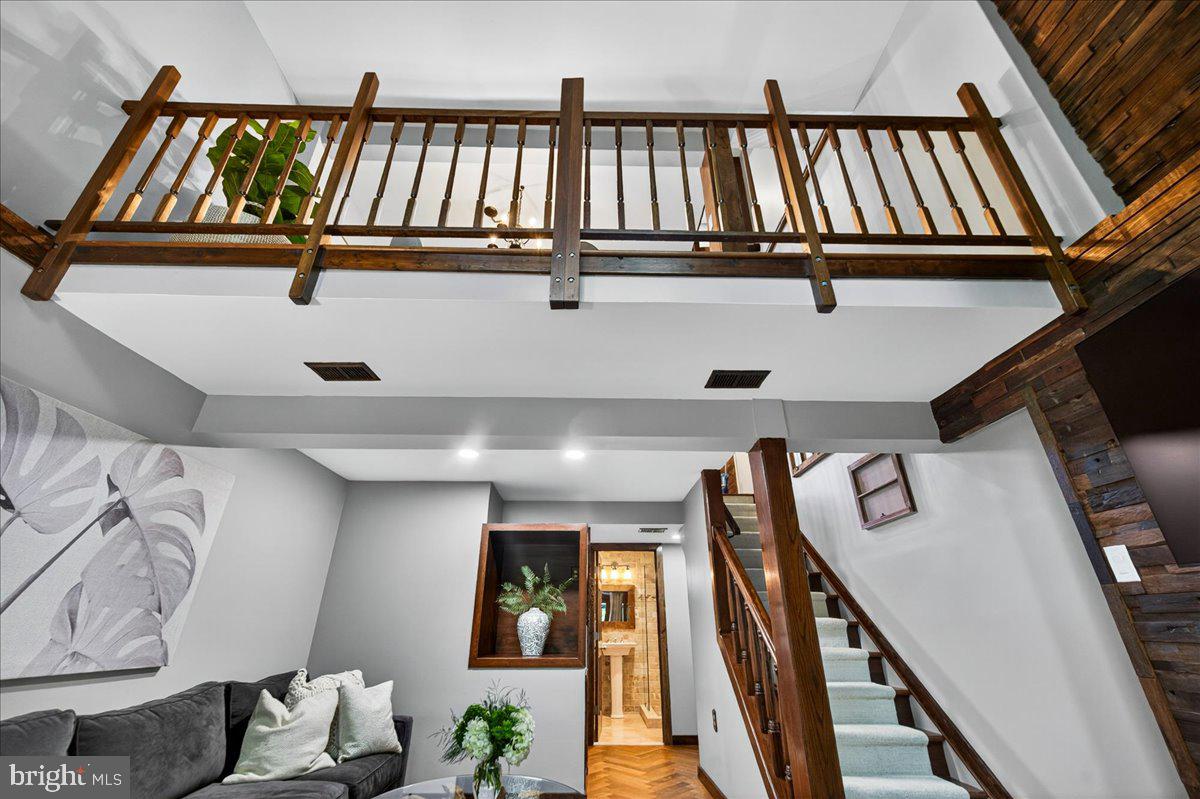 NEWINGTON FOREST - Residential