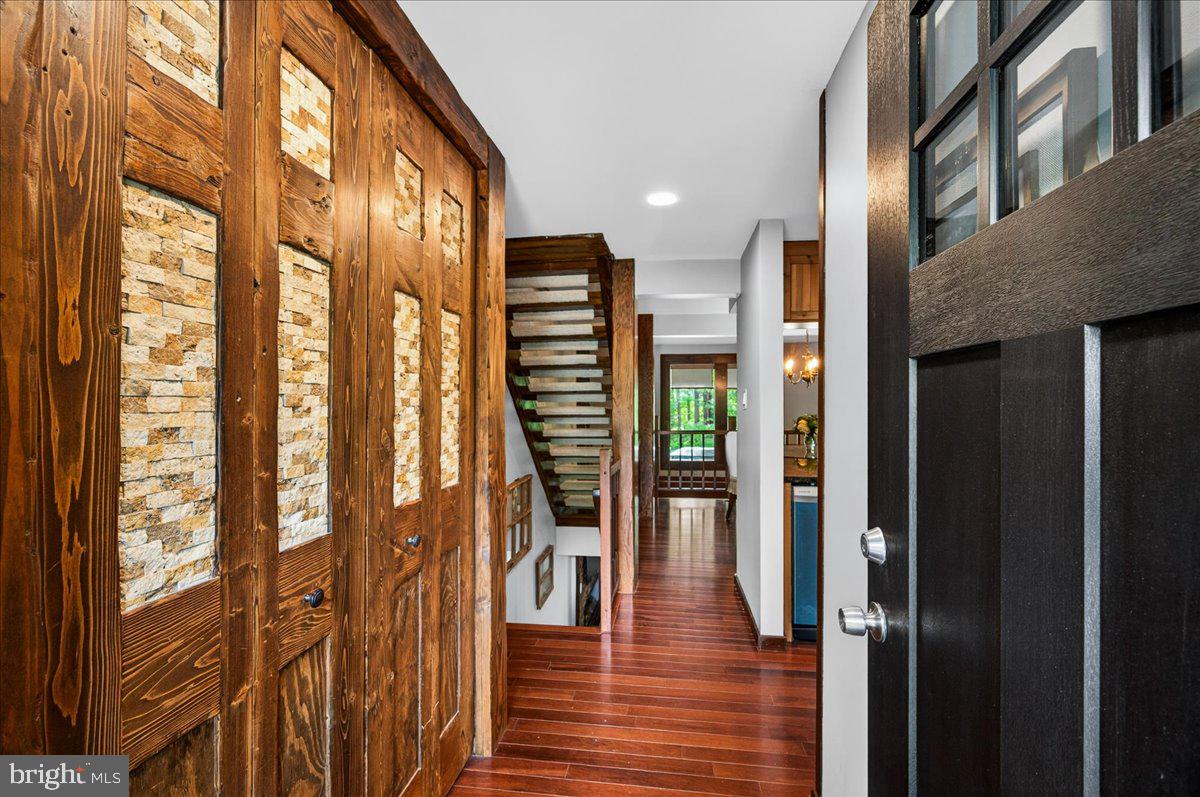 NEWINGTON FOREST - Residential