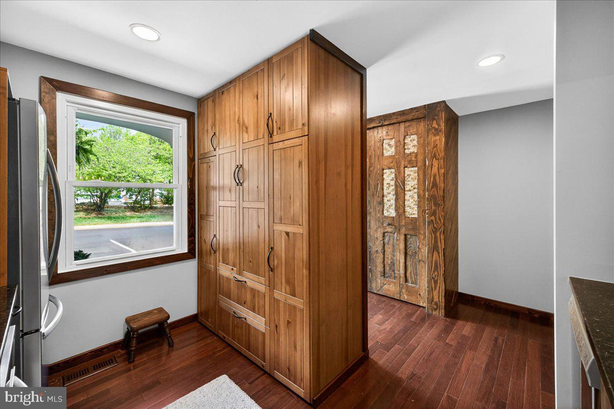 NEWINGTON FOREST - Residential