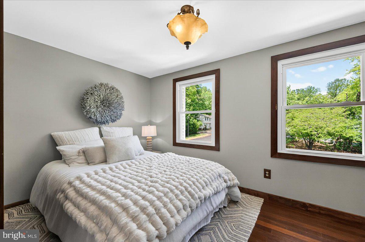 NEWINGTON FOREST - Residential