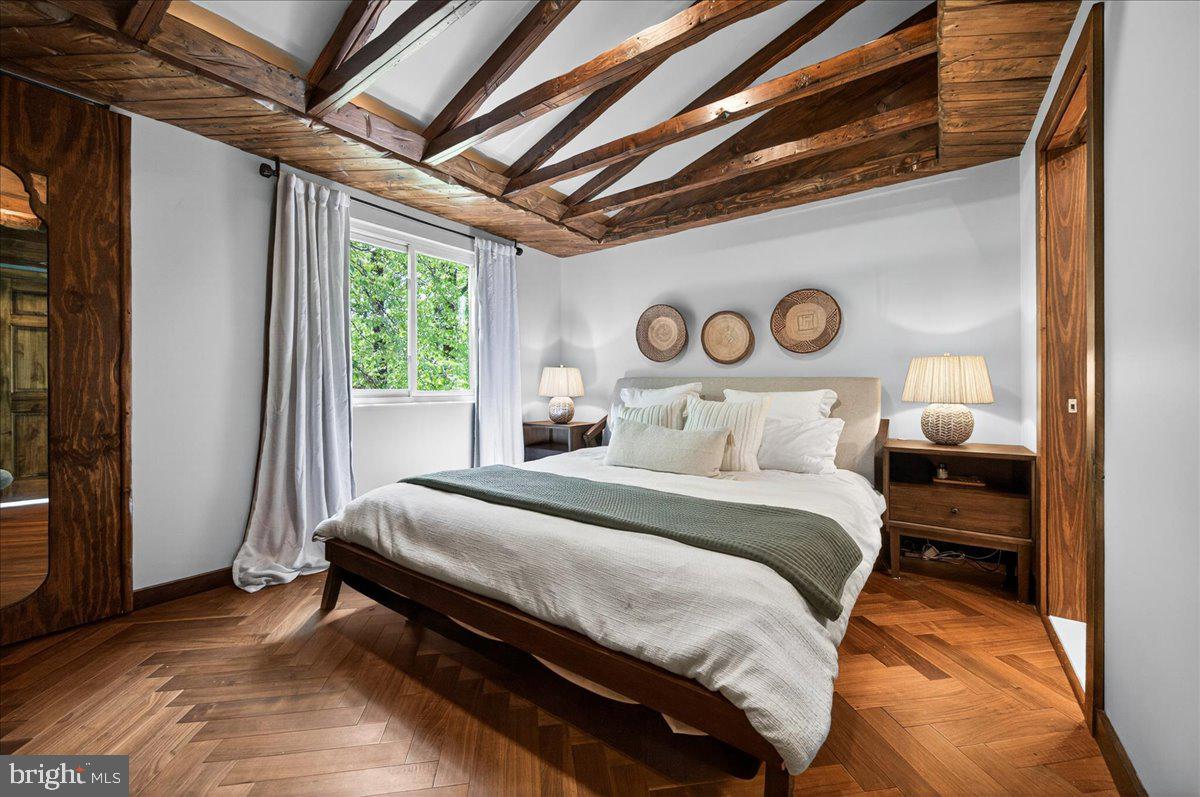 NEWINGTON FOREST - Residential