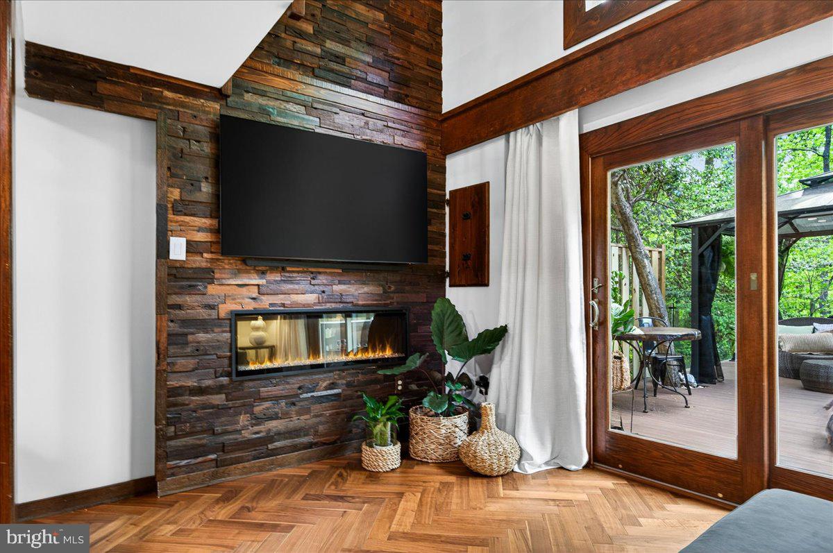 NEWINGTON FOREST - Residential