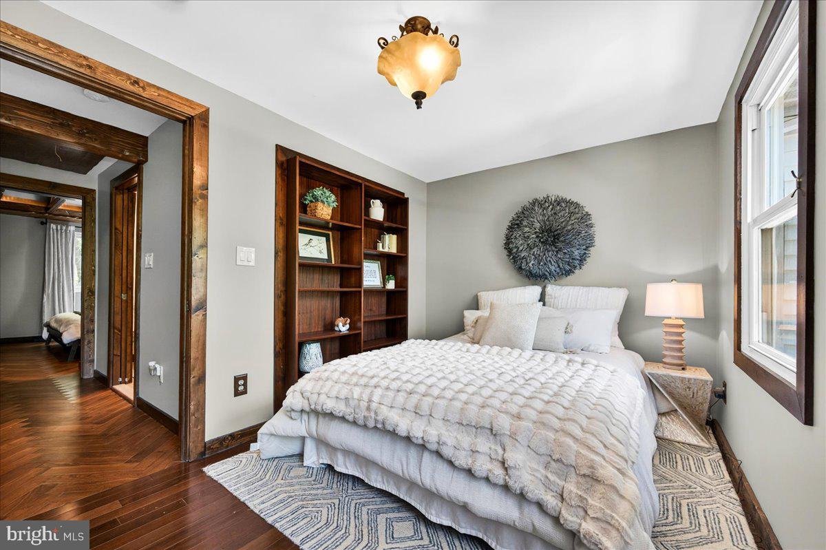 NEWINGTON FOREST - Residential