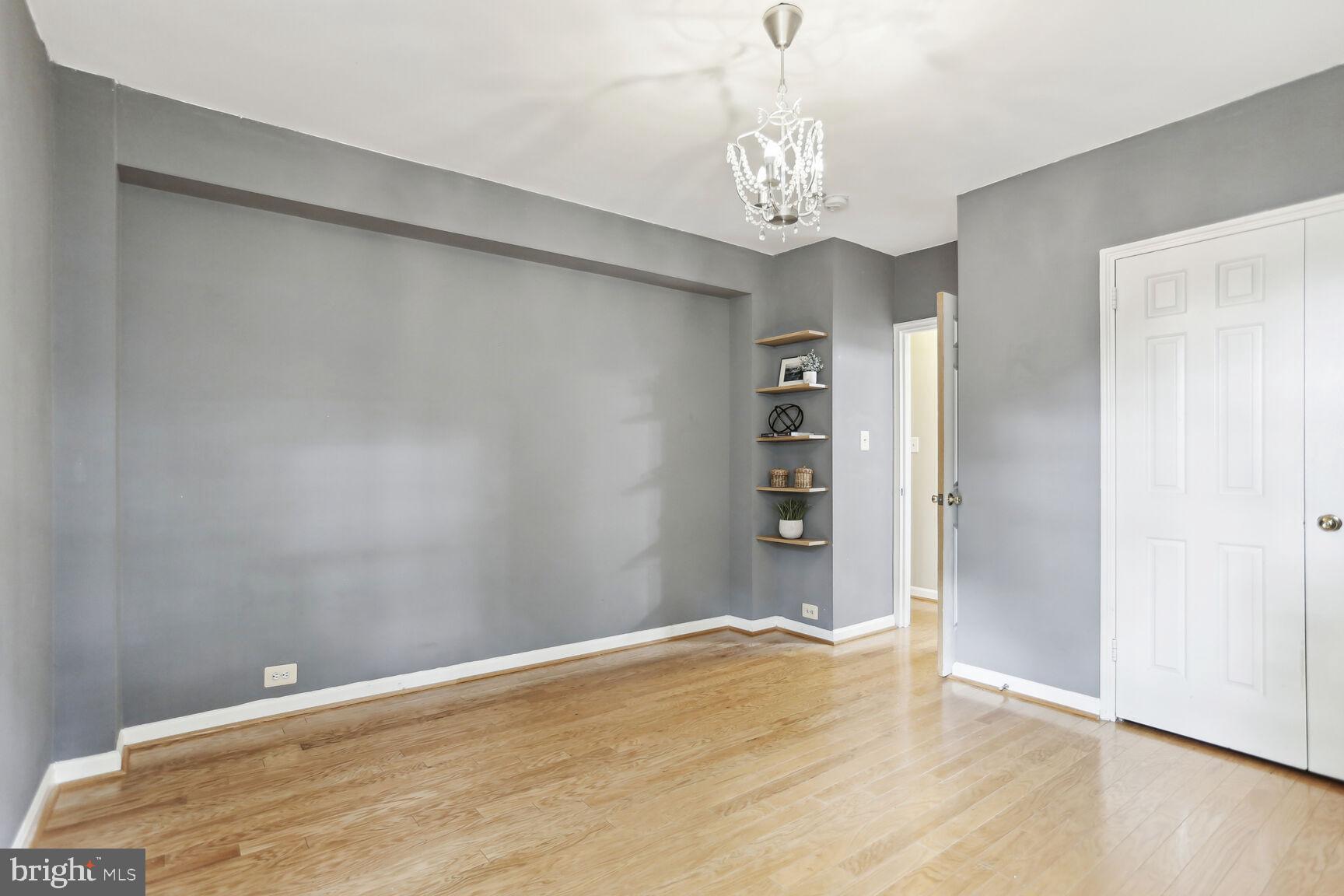 ARLINGTON OAKS - Residential Lease